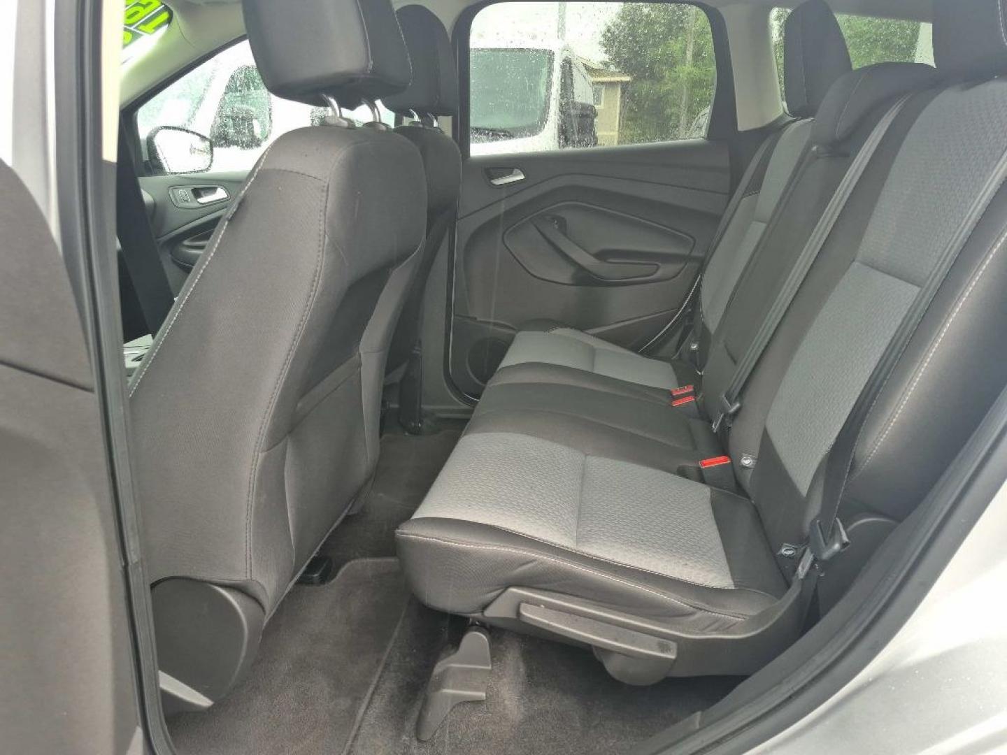2017 SILVER FORD ESCAPE SE (1FMCU9GD2HU) with an 1.5L engine, Automatic transmission, located at 929 East 8th Ave, Anchorage, AK, 99501, (907) 274-2277, 61.214783, -149.866074- Photo#3
