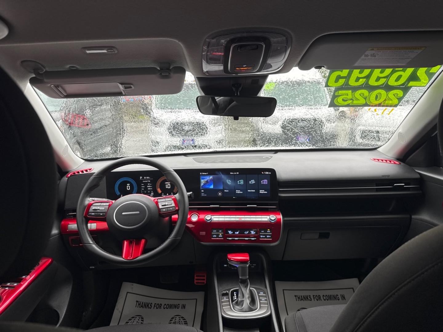 2025 WHITE HYUNDAI KONA SEL (KM8HBCAB6SU) with an 2.0L engine, Continuously Variable transmission, located at 929 East 8th Ave, Anchorage, AK, 99501, (907) 274-2277, 61.214783, -149.866074- Photo#2