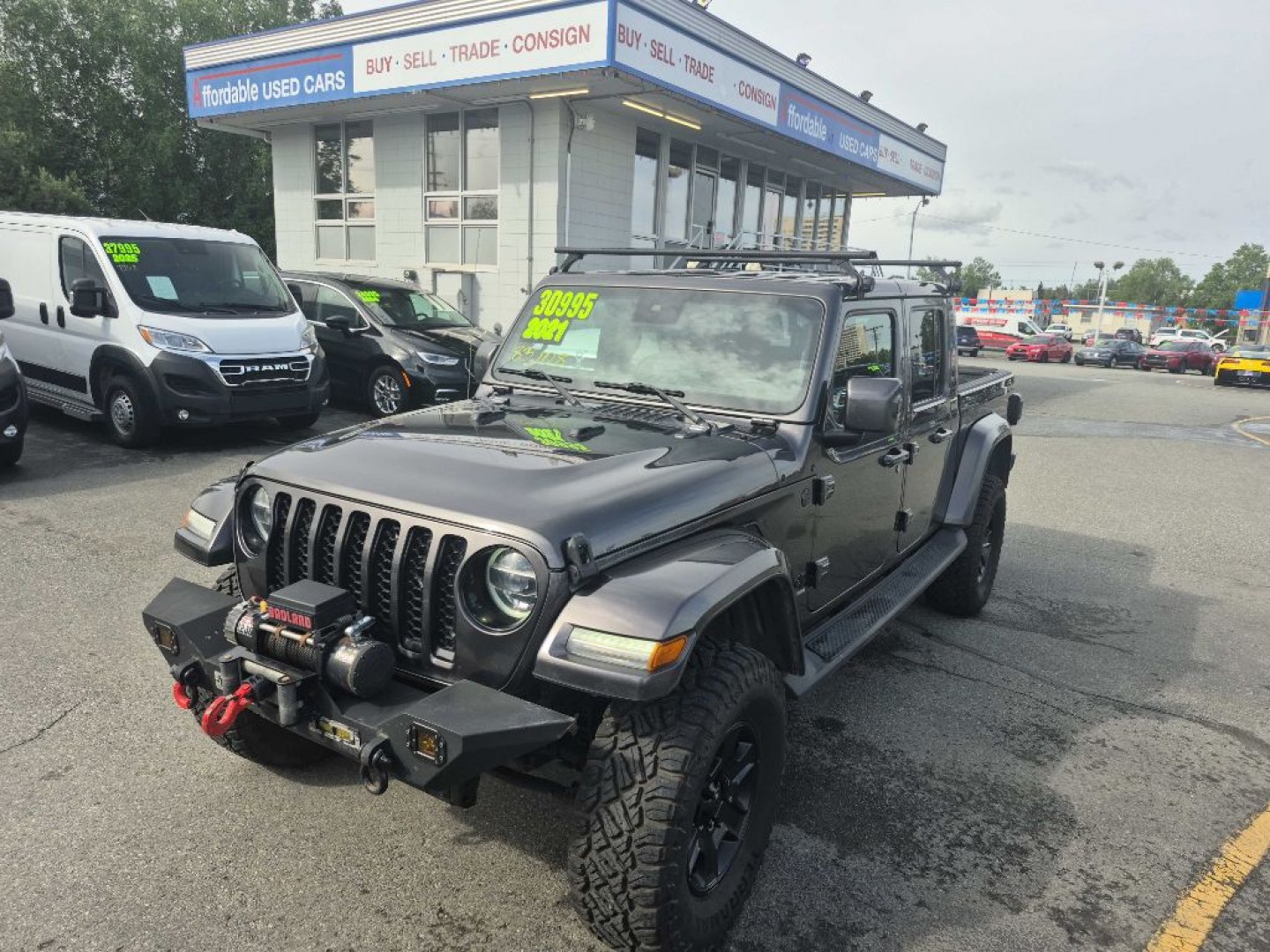 2021 GRAY JEEP GLADIATOR OVERLAND (1C6HJTFGXML) with an 3.6L engine, Automatic transmission, located at 929 East 8th Ave, Anchorage, AK, 99501, (907) 274-2277, 61.214783, -149.866074- Photo#0