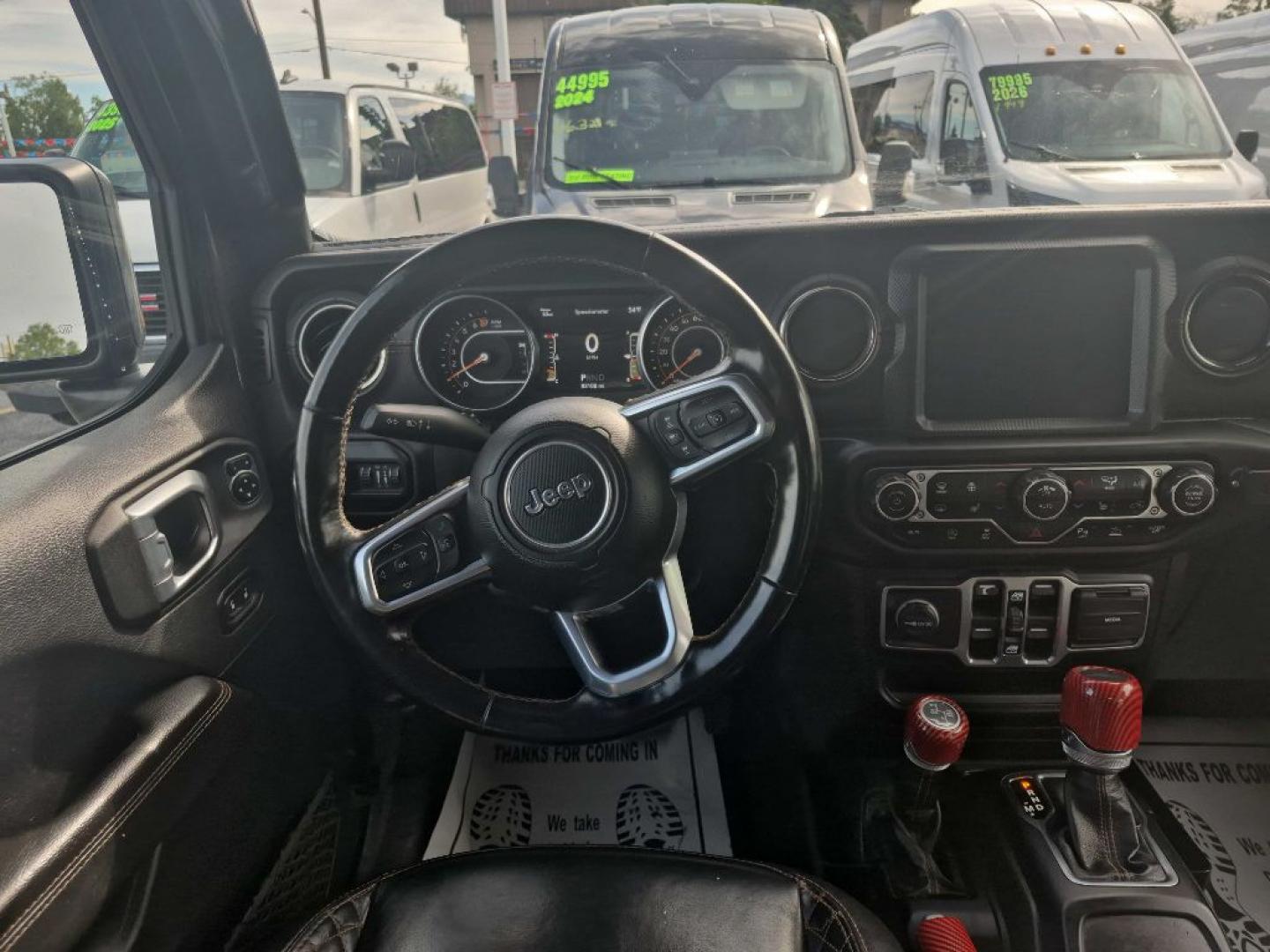 2021 GRAY JEEP GLADIATOR OVERLAND (1C6HJTFGXML) with an 3.6L engine, Automatic transmission, located at 929 East 8th Ave, Anchorage, AK, 99501, (907) 274-2277, 61.214783, -149.866074- Photo#4