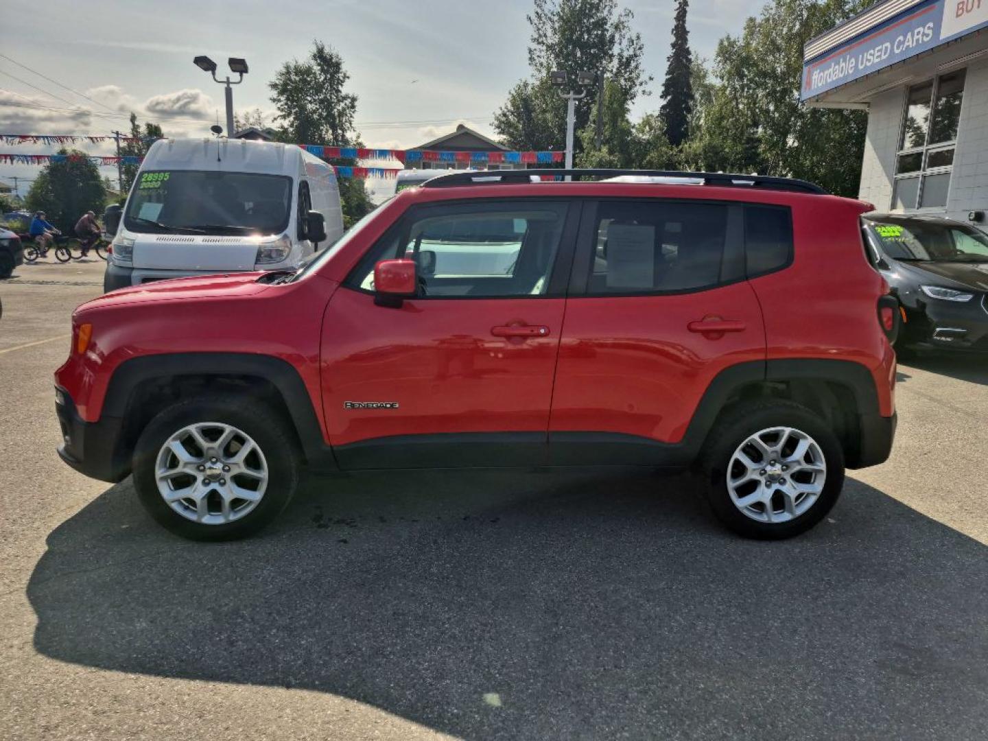 2018 RED JEEP RENEGADE LATITUDE (ZACCJBBB4JP) with an 2.4L engine, Automatic transmission, located at 929 East 8th Ave, Anchorage, AK, 99501, (907) 274-2277, 61.214783, -149.866074- Photo#1