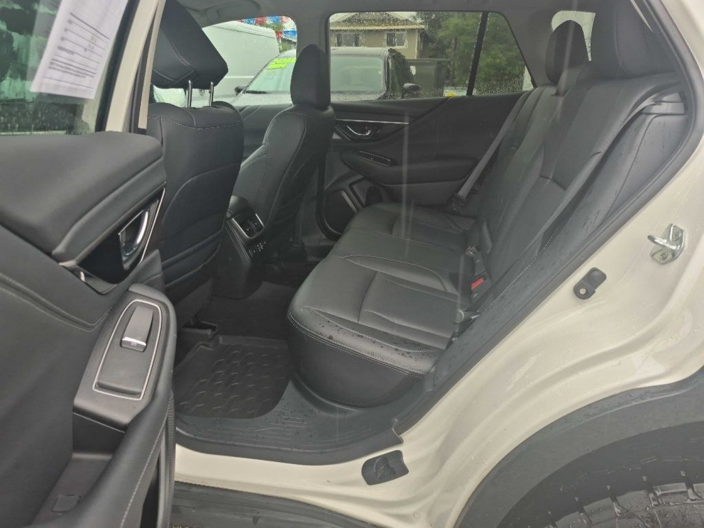 2024 WHITE SUBARU OUTBACK LIMITED XT (4S4BTGND5R3) with an 2.4L engine, Automatic transmission, located at 929 East 8th Ave, Anchorage, AK, 99501, (907) 274-2277, 61.214783, -149.866074- Photo#3