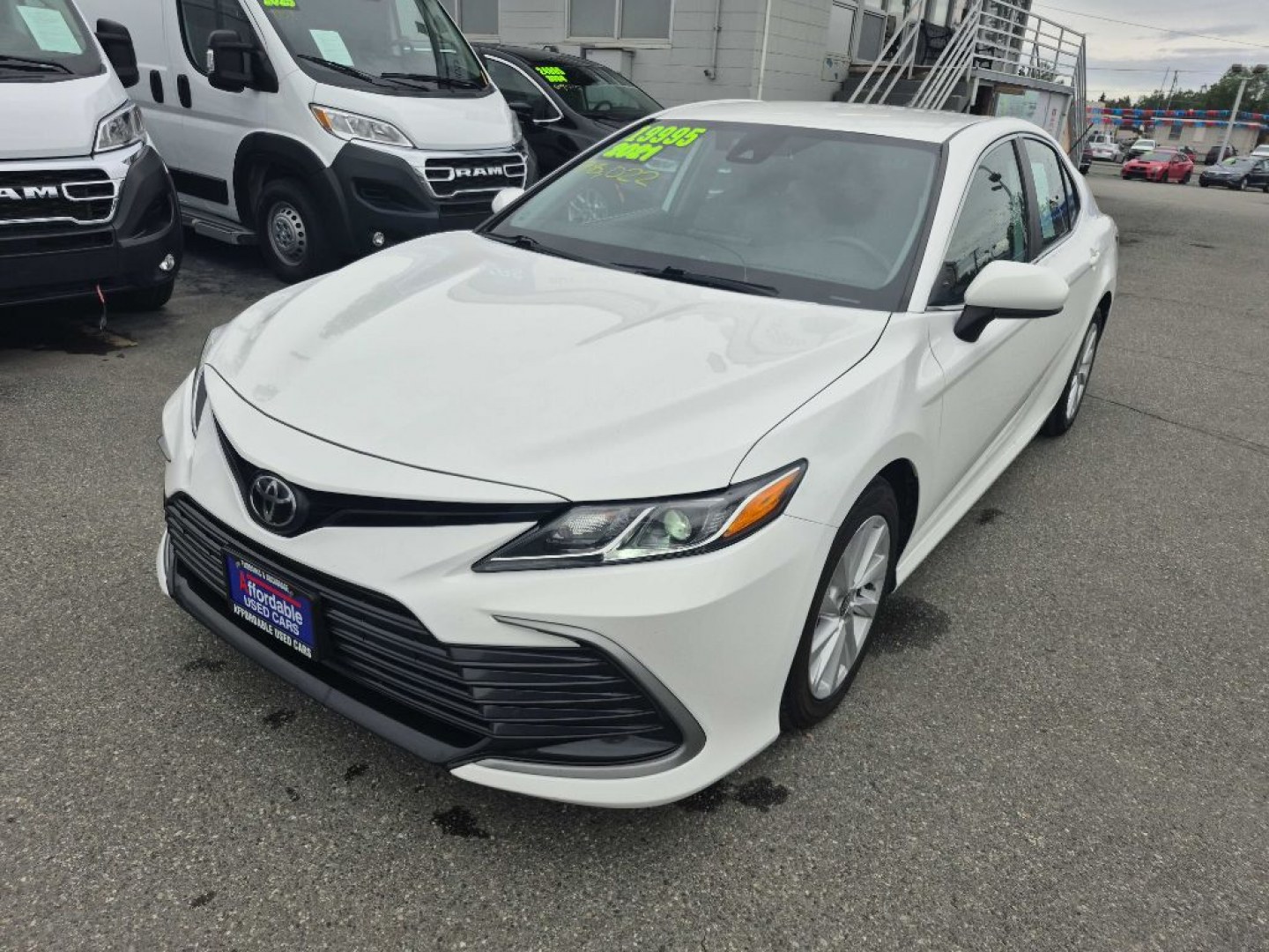 2021 WHITE TOYOTA CAMRY LE (4T1C11AK7MU) with an 2.5L engine, Automatic transmission, located at 929 East 8th Ave, Anchorage, AK, 99501, (907) 274-2277, 61.214783, -149.866074- Photo#0