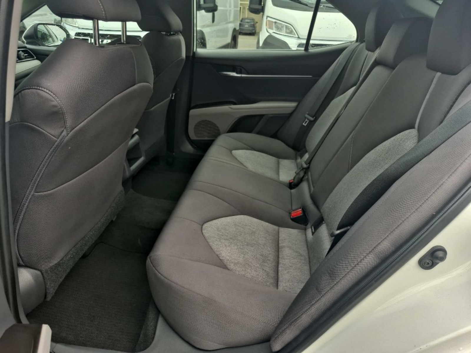 2021 WHITE TOYOTA CAMRY LE (4T1C11AK7MU) with an 2.5L engine, Automatic transmission, located at 929 East 8th Ave, Anchorage, AK, 99501, (907) 274-2277, 61.214783, -149.866074 - Photo#3