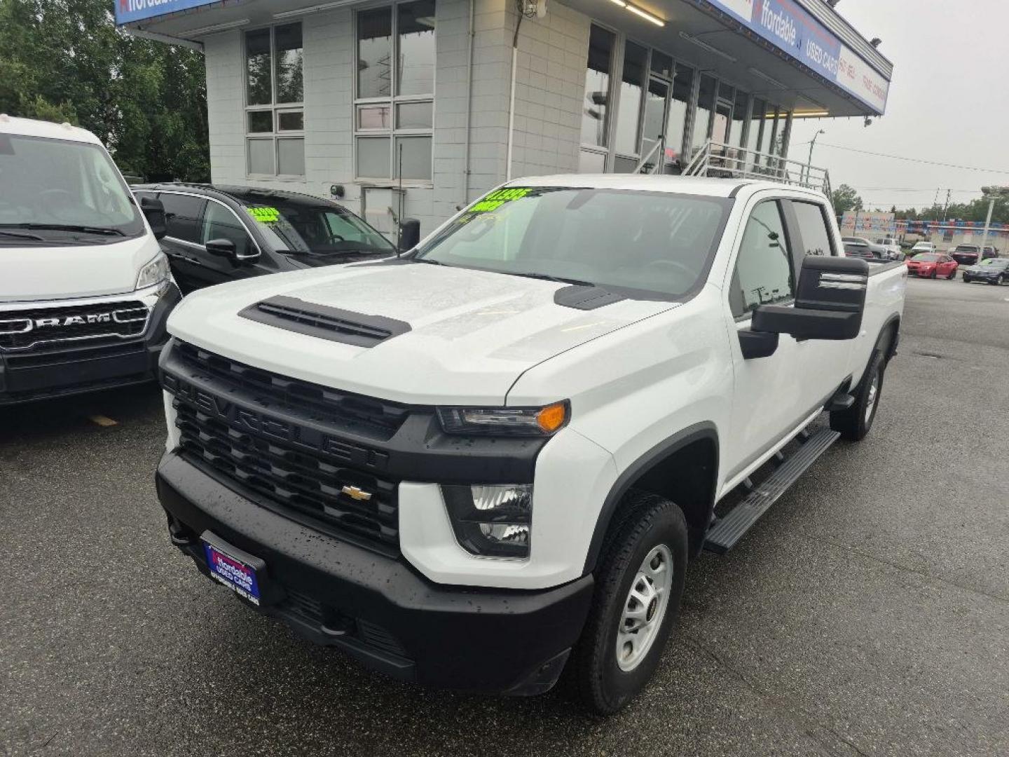 2022 WHITE CHEVROLET SILVERADO 2500 HEAVY DUTY (1GC4YLE74NF) with an 6.6L engine, Automatic transmission, located at 929 East 8th Ave, Anchorage, AK, 99501, (907) 274-2277, 61.214783, -149.866074- Photo#0