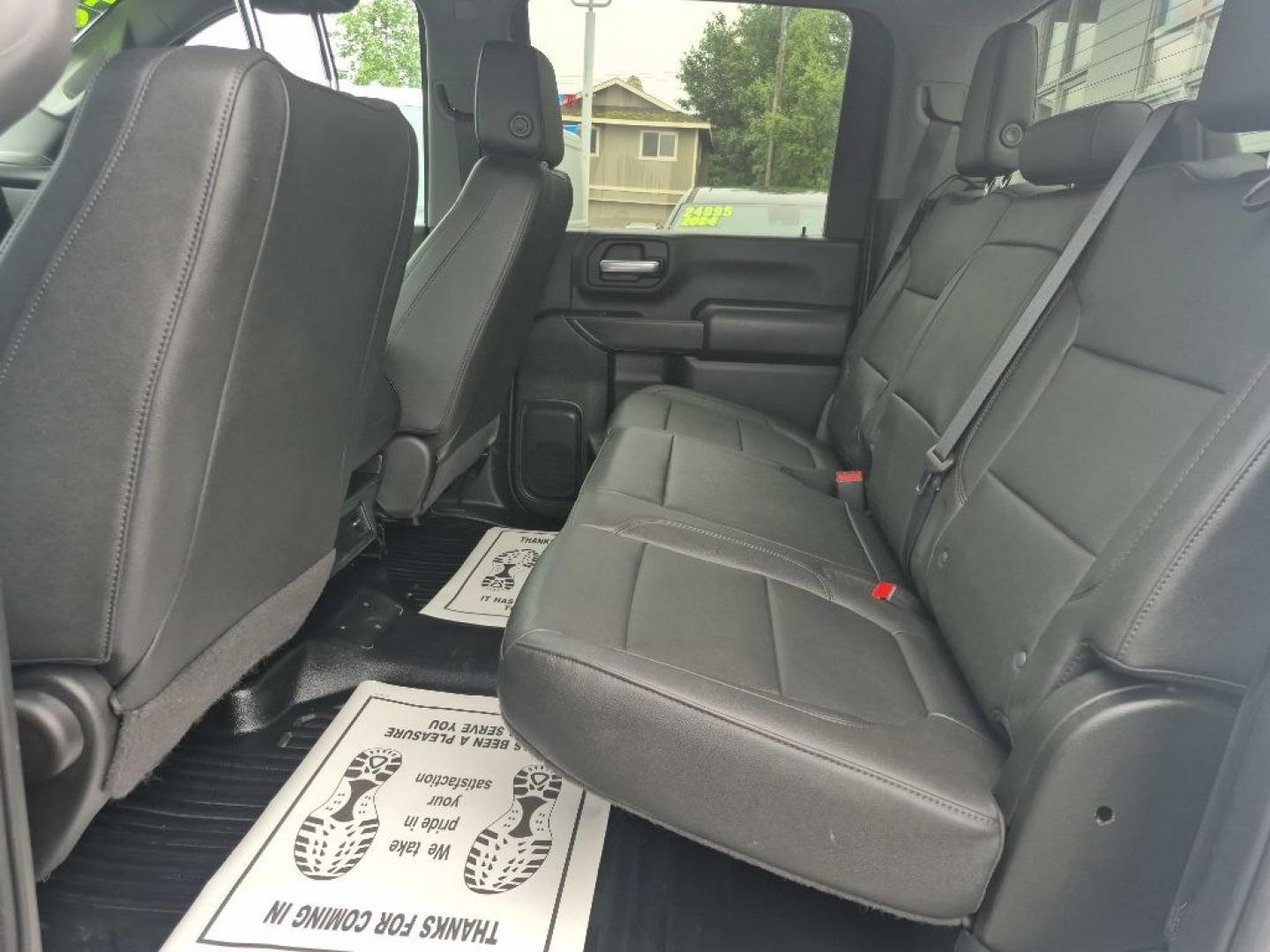 2022 WHITE CHEVROLET SILVERADO 2500 HEAVY DUTY (1GC4YLE74NF) with an 6.6L engine, Automatic transmission, located at 929 East 8th Ave, Anchorage, AK, 99501, (907) 274-2277, 61.214783, -149.866074- Photo#3