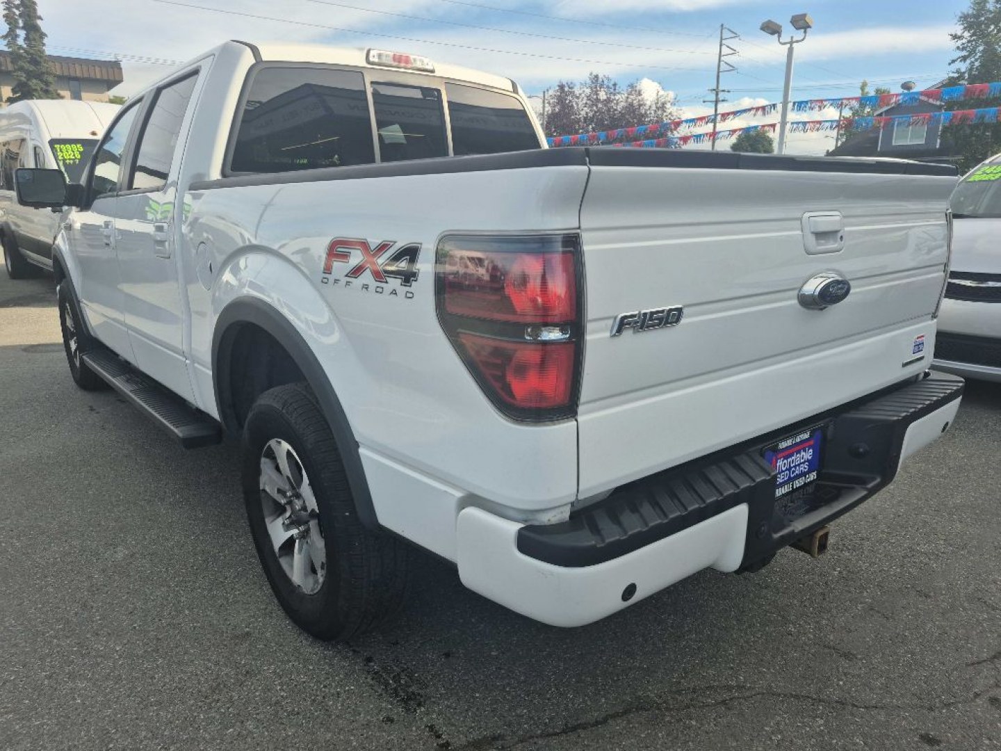 2013 WHITE FORD F150 SUPERCREW (1FTFW1EF3DK) with an 5.0L engine, Automatic transmission, located at 929 East 8th Ave, Anchorage, AK, 99501, (907) 274-2277, 61.214783, -149.866074- Photo#2