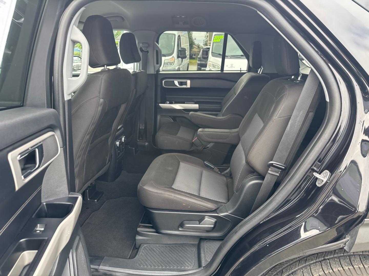 2022 BLACK FORD EXPLORER XLT (1FMSK8DH2NG) with an 2.3L engine, Automatic transmission, located at 929 East 8th Ave, Anchorage, AK, 99501, (907) 274-2277, 61.214783, -149.866074- Photo#2