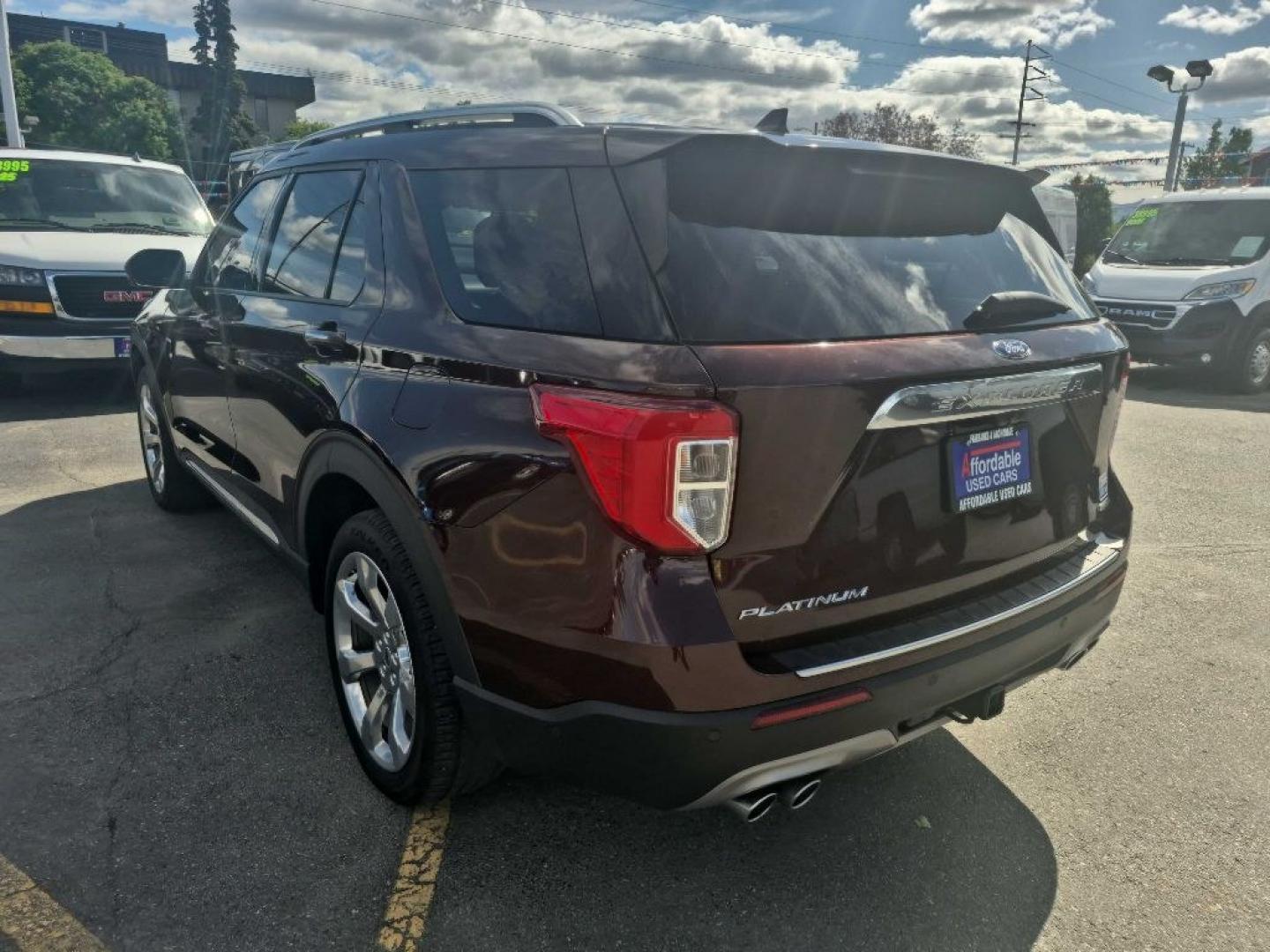 2020 MAROON FORD EXPLORER PLATINUM (1FM5K8HC3LG) with an 3.0L engine, Automatic transmission, located at 929 East 8th Ave, Anchorage, AK, 99501, (907) 274-2277, 61.214783, -149.866074- Photo#2