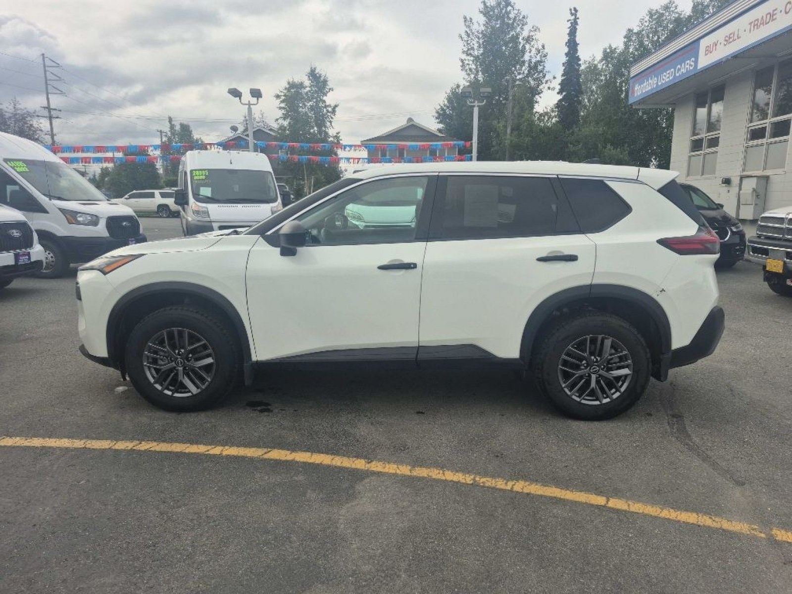2023 WHITE NISSAN ROGUE S (5N1BT3AB5PC) with an 1.5L engine, Continuously Variable transmission, located at 929 East 8th Ave, Anchorage, AK, 99501, (907) 274-2277, 61.214783, -149.866074 - Photo#1