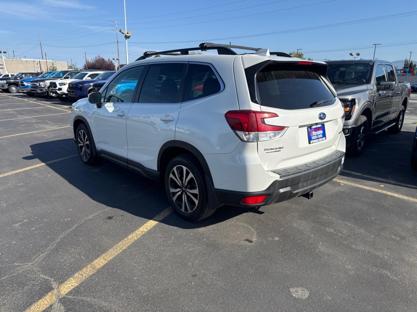2020 WHITE SUBARU FORESTER LIMITED (JF2SKAUC0LH) with an 2.5L engine, Automatic transmission, located at 929 East 8th Ave, Anchorage, AK, 99501, (907) 274-2277, 61.214783, -149.866074- Photo#4