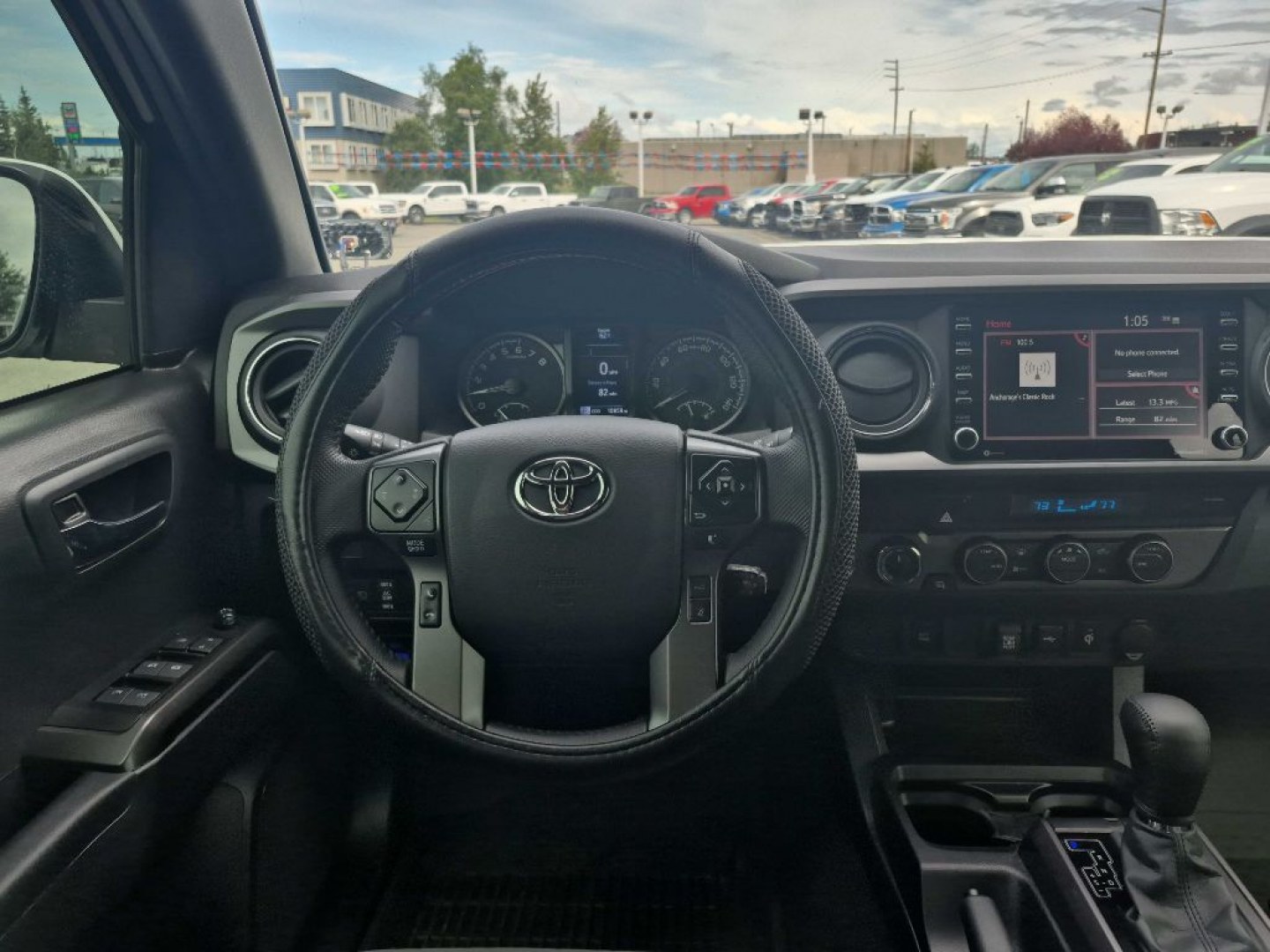 2022 WHITE TOYOTA TACOMA DOUBLE CAB (3TMDZ5BN8NM) with an 3.5L engine, Automatic transmission, located at 929 East 8th Ave, Anchorage, AK, 99501, (907) 274-2277, 61.214783, -149.866074- Photo#4