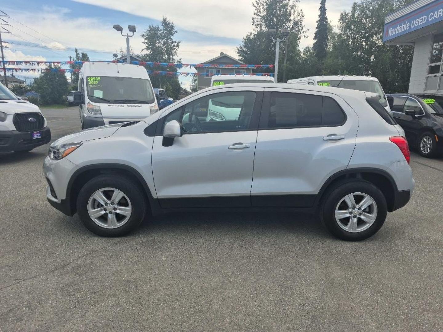 2018 SILVER CHEVROLET TRAX LS (3GNCJNSB7JL) with an 1.4L engine, Automatic transmission, located at 929 East 8th Ave, Anchorage, AK, 99501, (907) 274-2277, 61.214783, -149.866074- Photo#1