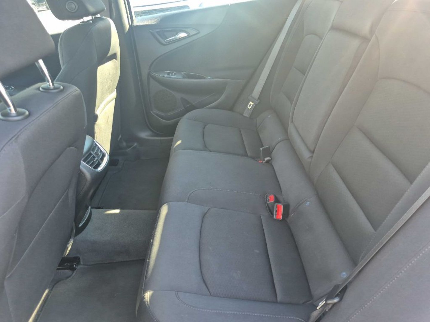 2024 GRAY CHEVROLET MALIBU LT (1G1ZD5ST3RF) with an 1.5L engine, Continuously Variable transmission, located at 929 East 8th Ave, Anchorage, AK, 99501, (907) 274-2277, 61.214783, -149.866074- Photo#3
