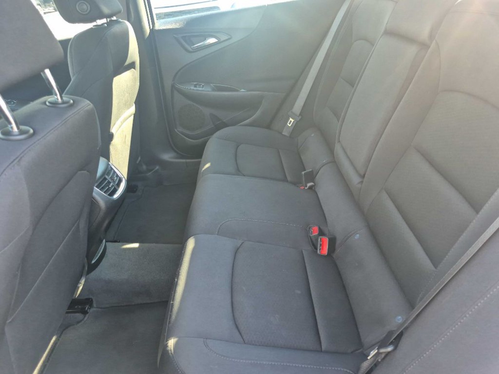 2024 GRAY CHEVROLET MALIBU LT (1G1ZD5ST3RF) with an 1.5L engine, Continuously Variable transmission, located at 929 East 8th Ave, Anchorage, AK, 99501, (907) 274-2277, 61.214783, -149.866074 - Photo#3
