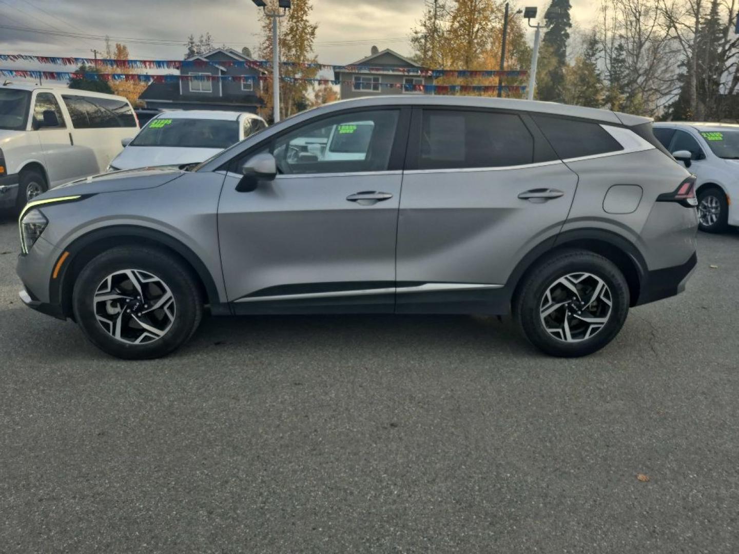 2024 SILVER KIA SPORTAGE LX (KNDPUCDF7R7) with an 2.5L engine, Automatic transmission, located at 929 East 8th Ave, Anchorage, AK, 99501, (907) 274-2277, 61.214783, -149.866074- Photo#1