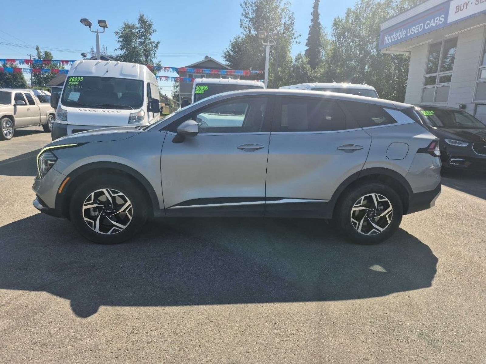 2024 GRAY KIA SPORTAGE LX (KNDPUCDF7R7) with an 2.5L engine, Automatic transmission, located at 929 East 8th Ave, Anchorage, AK, 99501, (907) 274-2277, 61.214783, -149.866074 - Photo#1