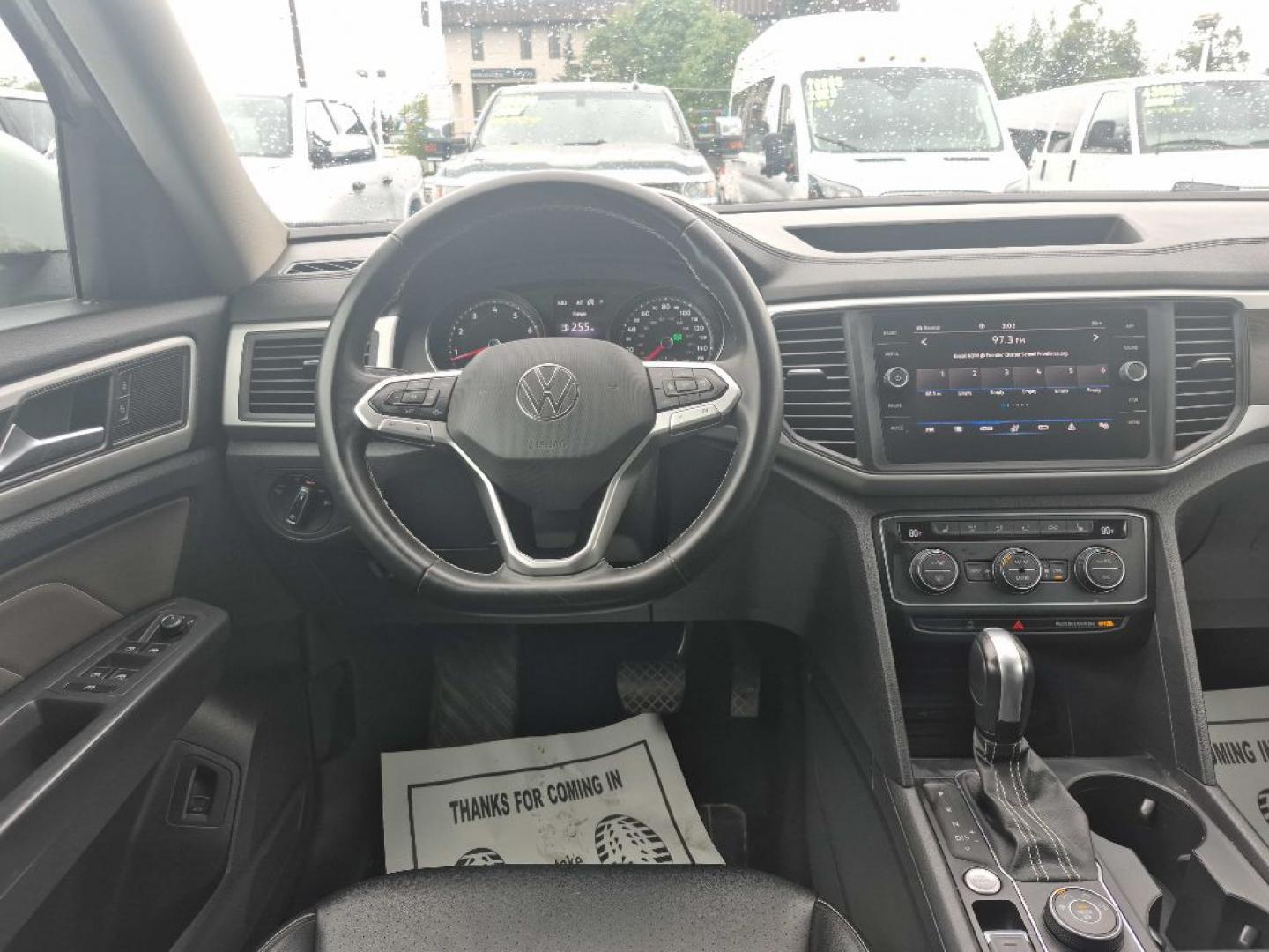 2021 WHITE VOLKSWAGEN ATLAS SE (1V2HR2CA6MC) with an 3.6L engine, Automatic transmission, located at 929 East 8th Ave, Anchorage, AK, 99501, (907) 274-2277, 61.214783, -149.866074- Photo#4