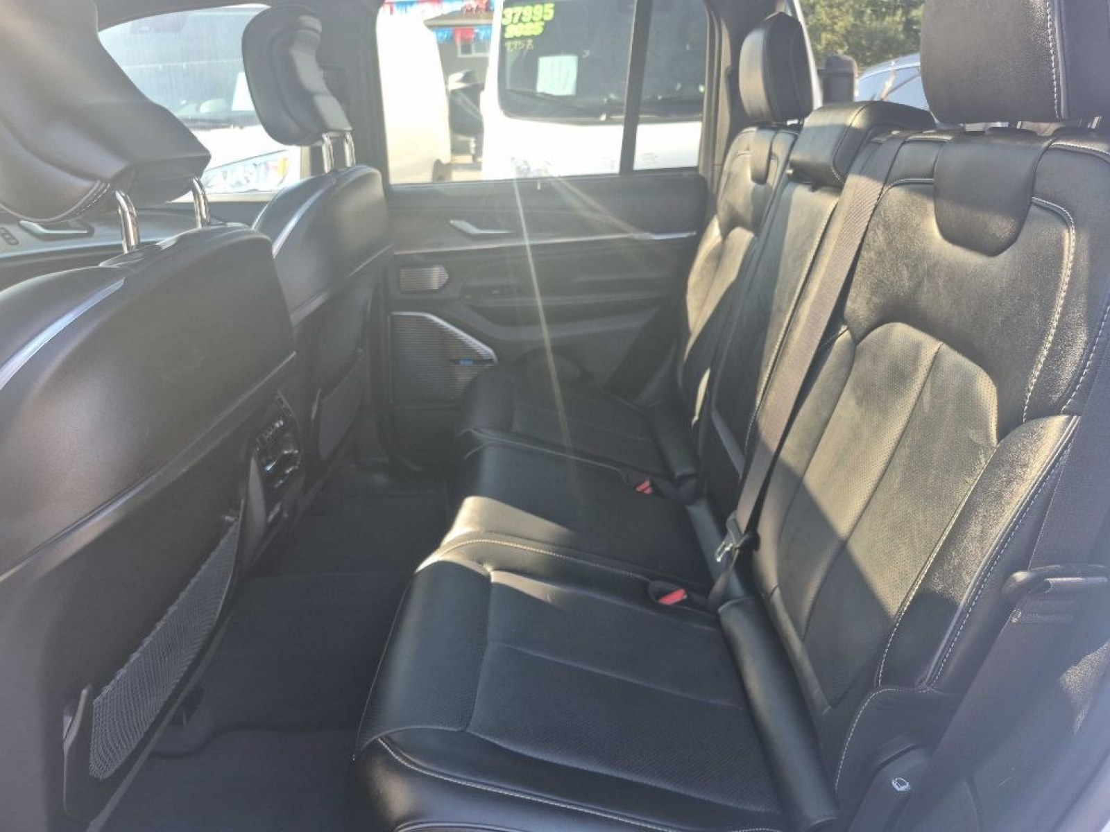 2022 WHITE JEEP GRAND CHEROKEE OVERLAND 4XE (1C4RJYD60N8) with an 2.0L engine, Automatic transmission, located at 929 East 8th Ave, Anchorage, AK, 99501, (907) 274-2277, 61.214783, -149.866074 - Photo#3