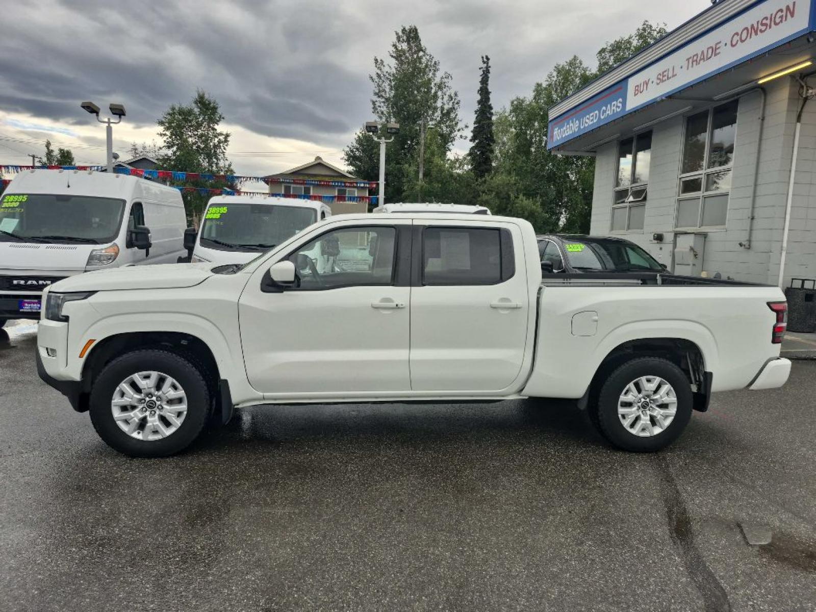 2023 WHITE NISSAN FRONTIER SV (1N6ED1FK8PN) with an 3.8L engine, Automatic transmission, located at 929 East 8th Ave, Anchorage, AK, 99501, (907) 274-2277, 61.214783, -149.866074 - Photo#1
