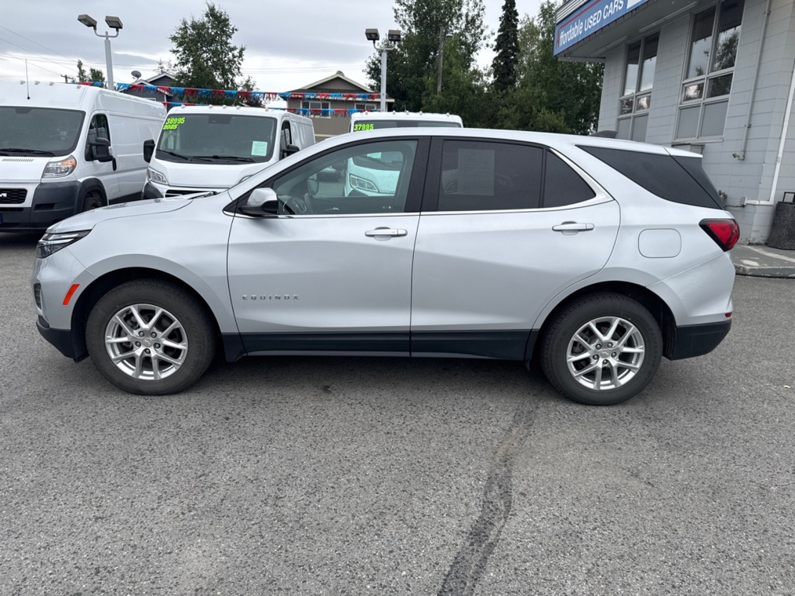 2022 SILVER CHEVROLET EQUINOX LT (3GNAXUEV9NL) with an 1.5L engine, Automatic transmission, located at 929 East 8th Ave, Anchorage, AK, 99501, (907) 274-2277, 61.214783, -149.866074 - Photo#1