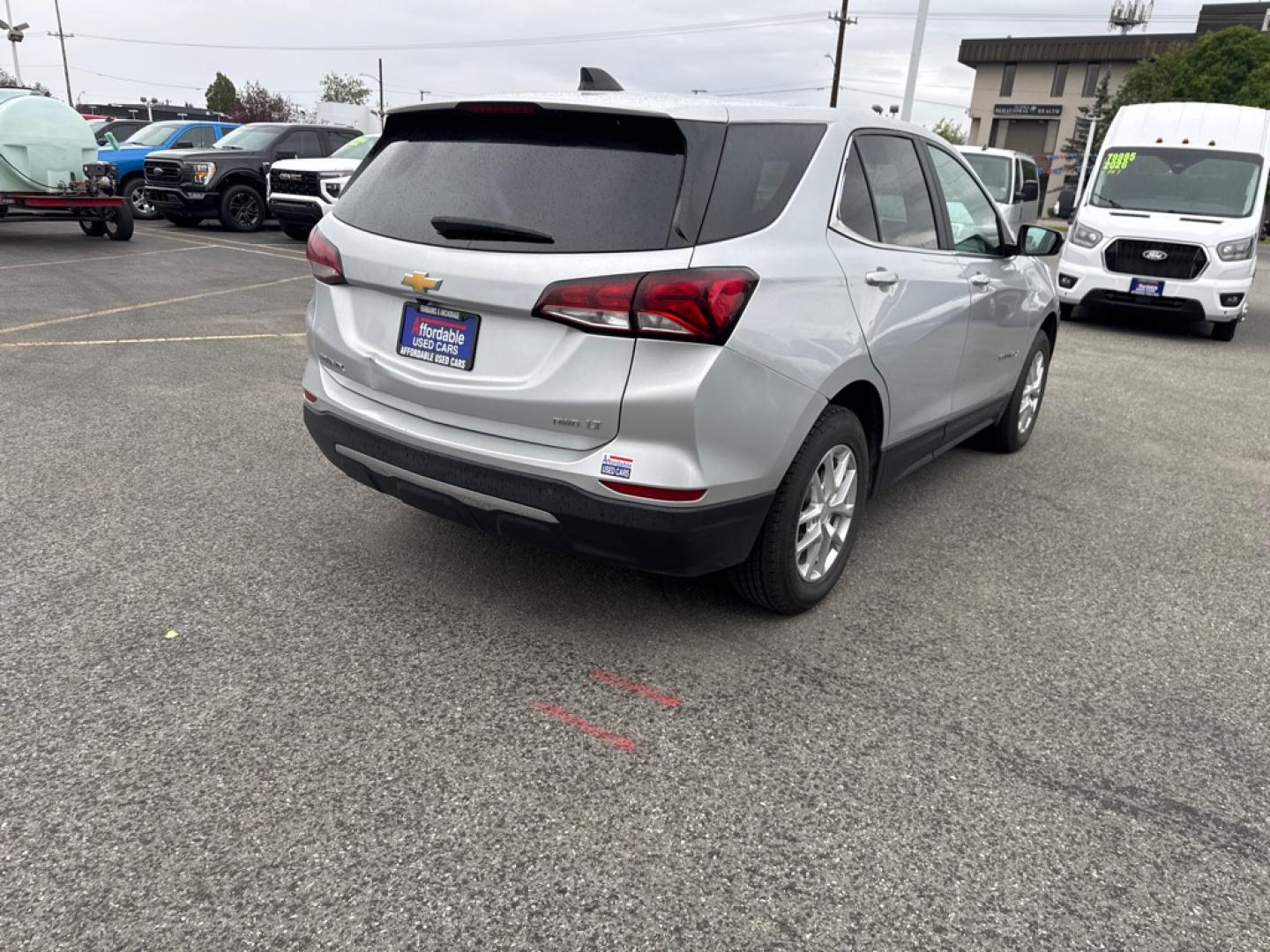 2022 SILVER CHEVROLET EQUINOX LT (3GNAXUEV9NL) with an 1.5L engine, Automatic transmission, located at 929 East 8th Ave, Anchorage, AK, 99501, (907) 274-2277, 61.214783, -149.866074- Photo#4