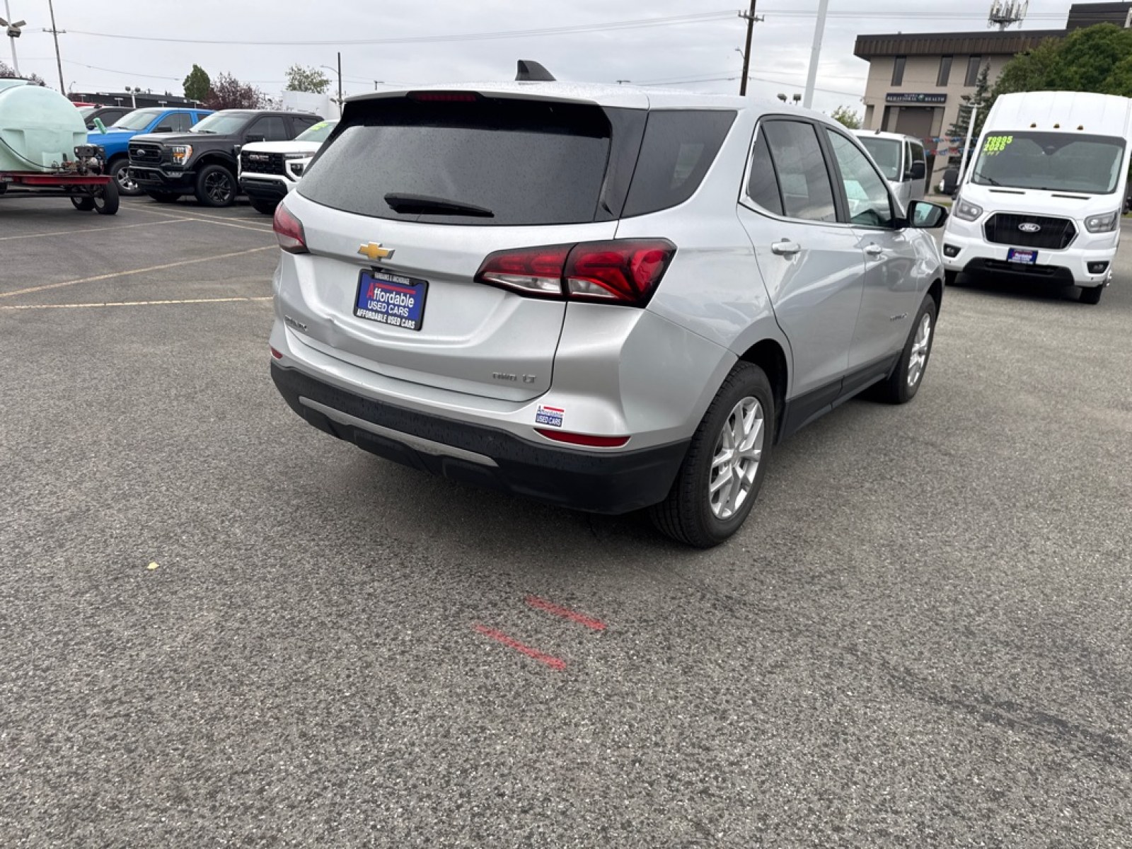 2022 SILVER CHEVROLET EQUINOX LT (3GNAXUEV9NL) with an 1.5L engine, Automatic transmission, located at 929 East 8th Ave, Anchorage, AK, 99501, (907) 274-2277, 61.214783, -149.866074 - Photo#4