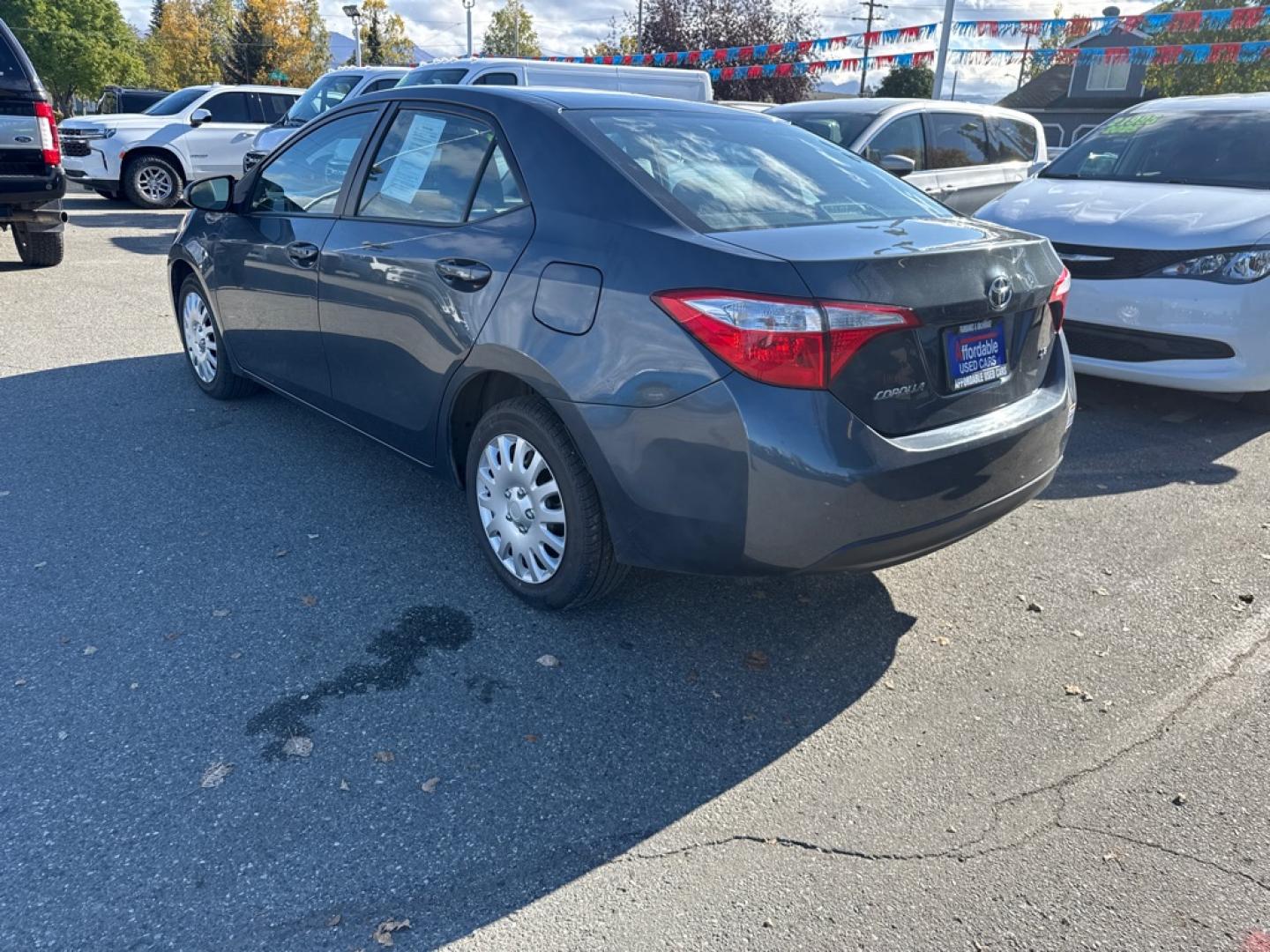 2016 GREY TOYOTA COROLLA L (2T1BURHE5GC) with an 1.8L engine, Automatic transmission, located at 929 East 8th Ave, Anchorage, AK, 99501, (907) 274-2277, 61.214783, -149.866074- Photo#4