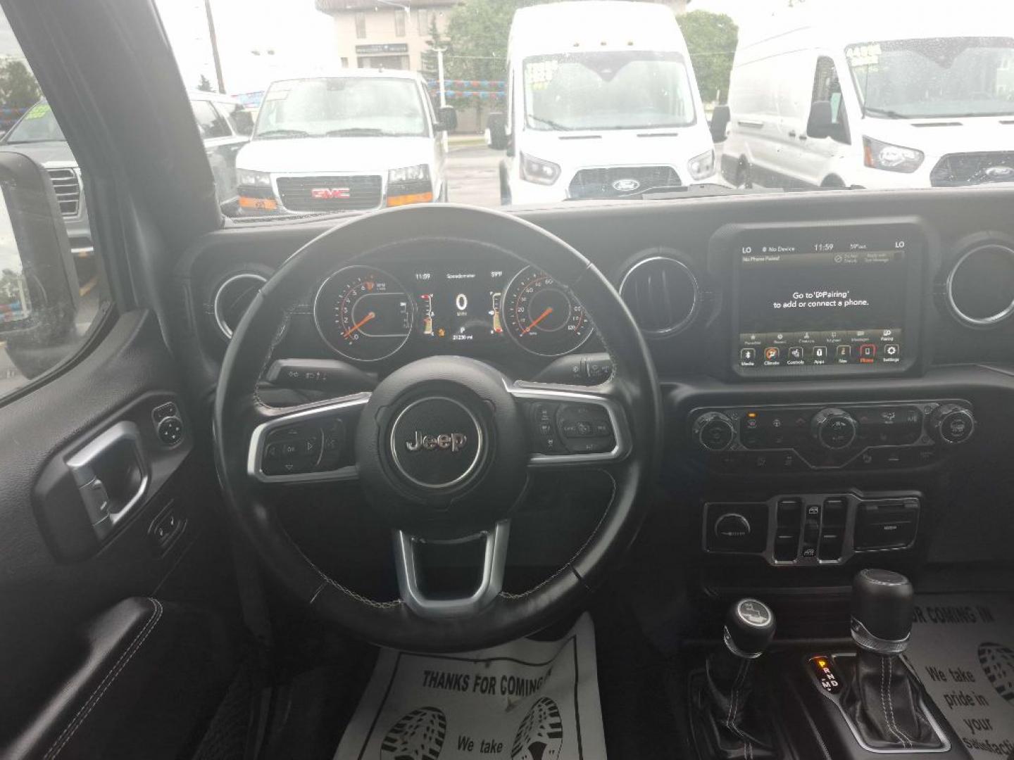 2020 SILVER JEEP GLADIATOR OVERLAND (1C6HJTFG3LL) with an 3.6L engine, Automatic transmission, located at 929 East 8th Ave, Anchorage, AK, 99501, (907) 274-2277, 61.214783, -149.866074- Photo#4