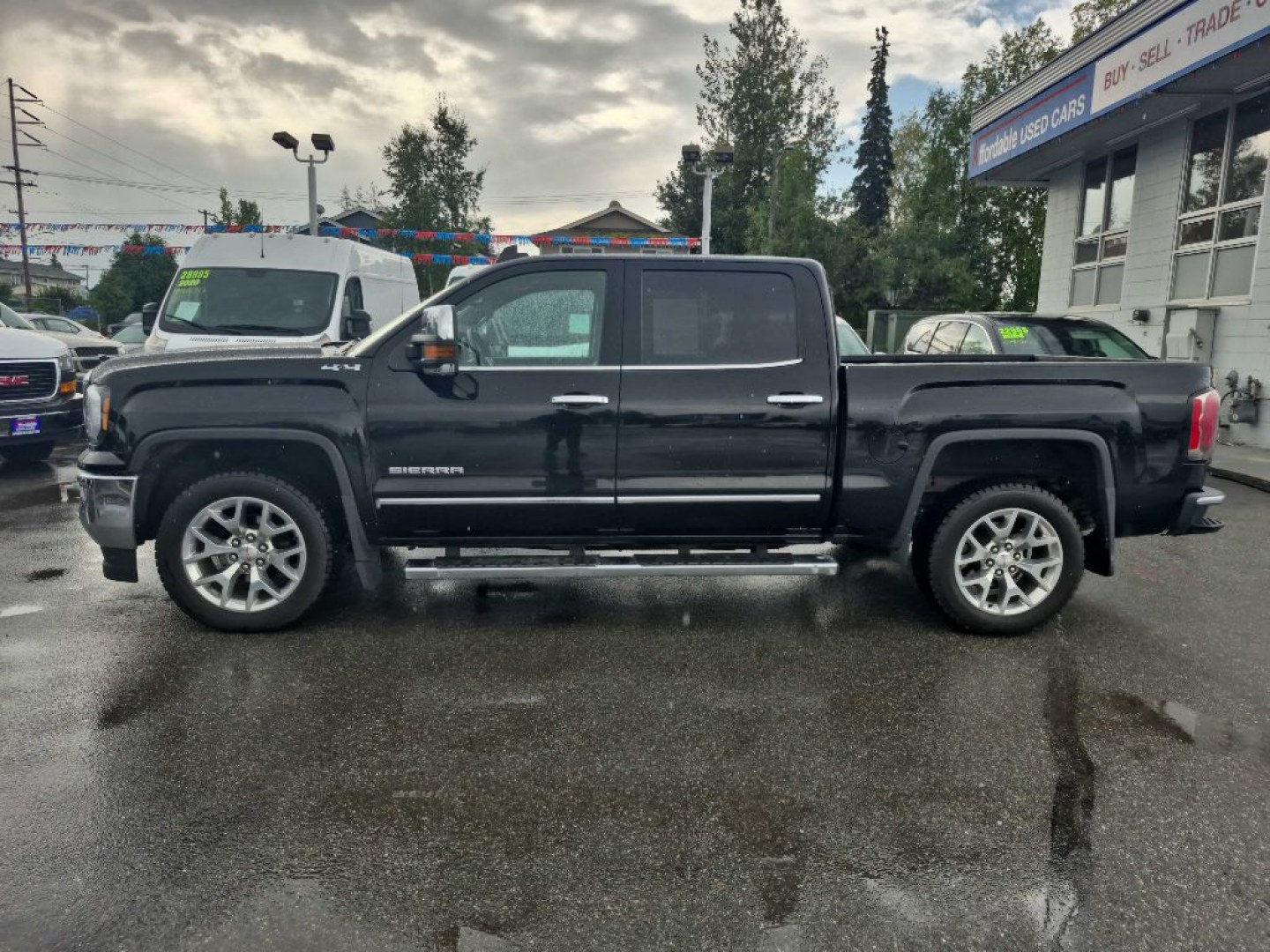 2018 BLACK GMC SIERRA 1500 SLT (3GTU2NEJXJG) with an 6.2L engine, Automatic transmission, located at 929 East 8th Ave, Anchorage, AK, 99501, (907) 274-2277, 61.214783, -149.866074- Photo#1