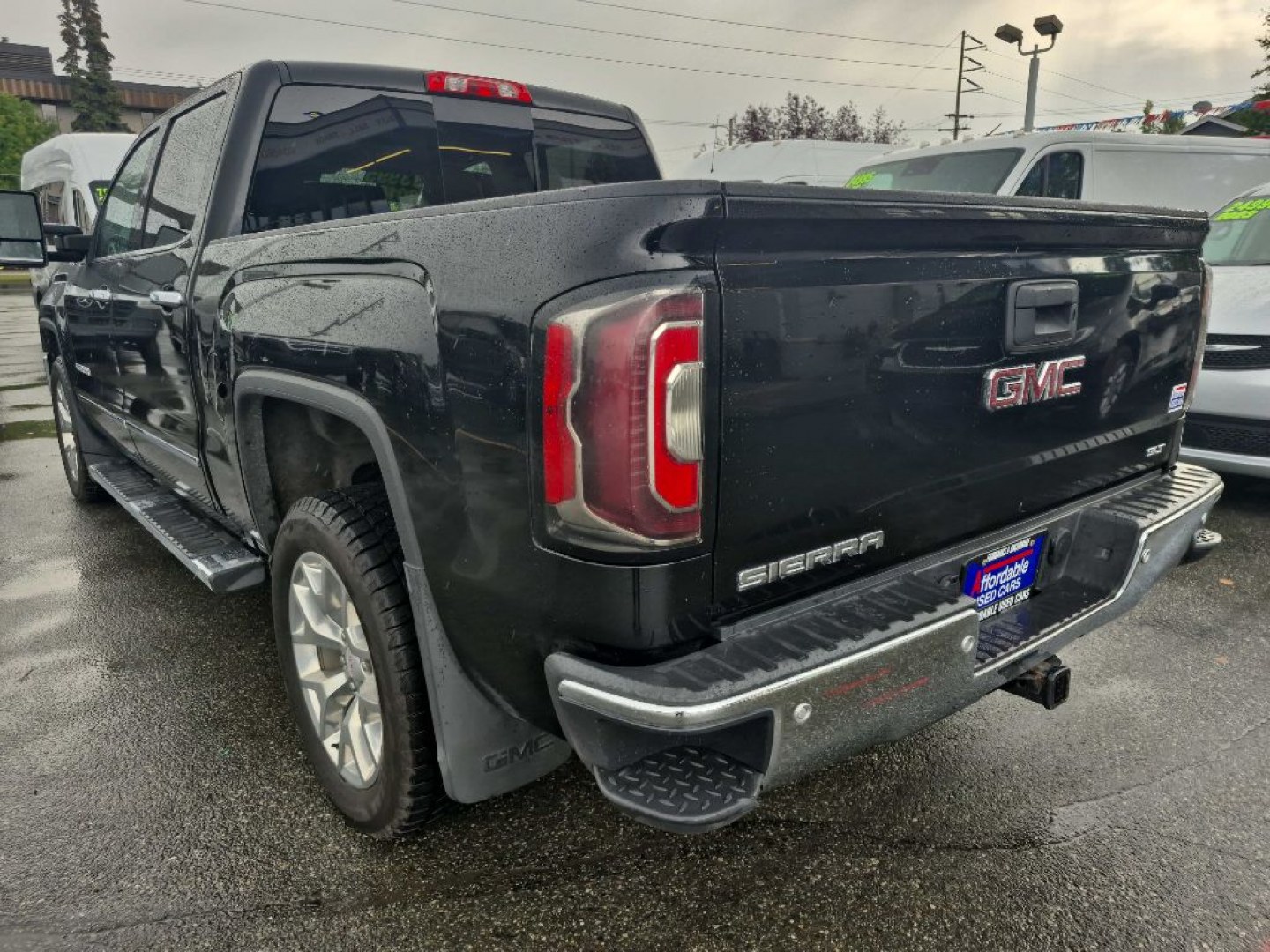 2018 BLACK GMC SIERRA 1500 SLT (3GTU2NEJXJG) with an 6.2L engine, Automatic transmission, located at 929 East 8th Ave, Anchorage, AK, 99501, (907) 274-2277, 61.214783, -149.866074- Photo#2