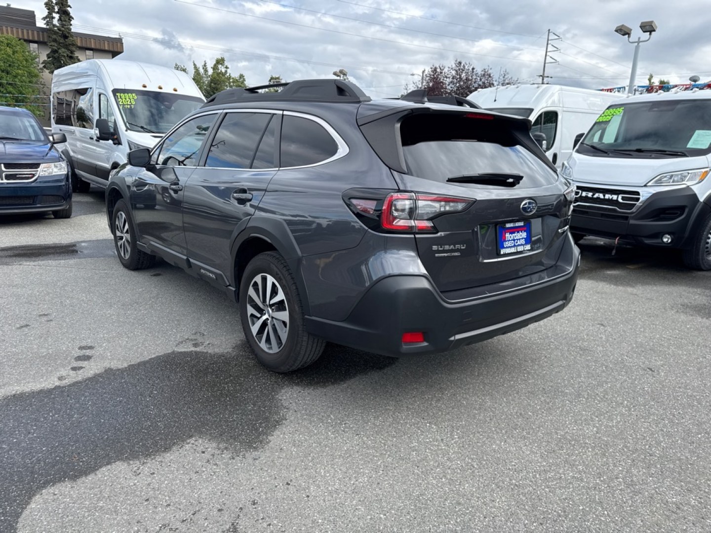 2023 GRAY SUBARU OUTBACK PREMIUM (4S4BTAFC7P3) with an 2.5L engine, Continuously Variable transmission, located at 929 East 8th Ave, Anchorage, AK, 99501, (907) 274-2277, 61.214783, -149.866074- Photo#4