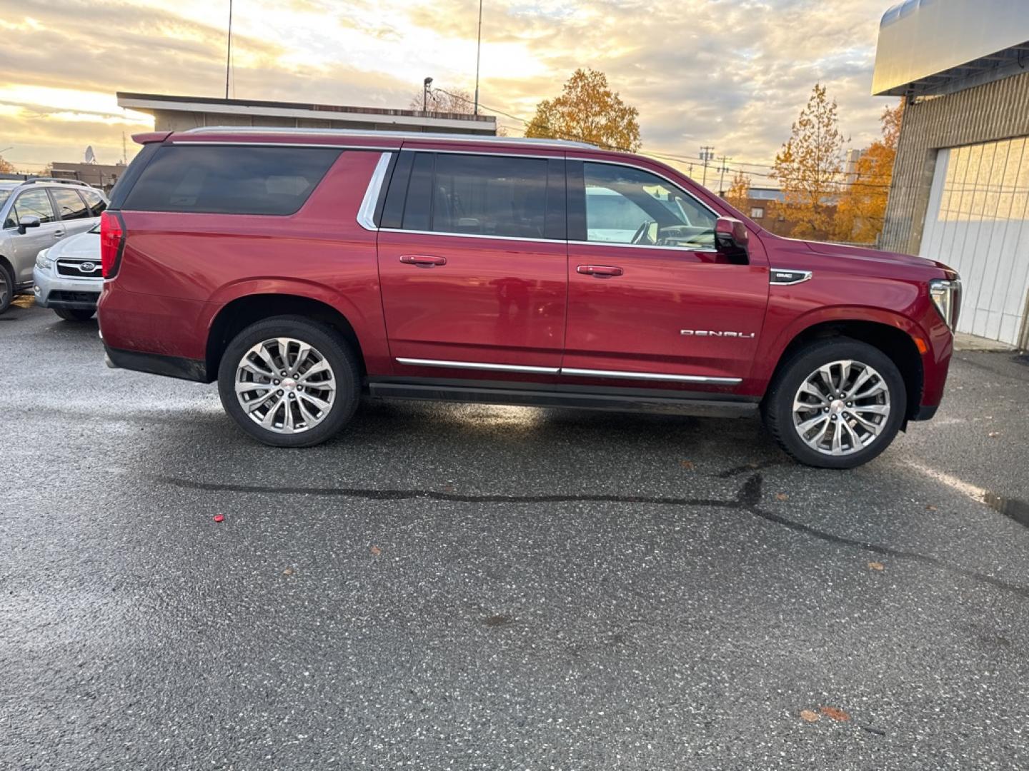 2021 RED GMC YUKON XL DENALI (1GKS2JKL0MR) with an 6.2L engine, Automatic transmission, located at 929 East 8th Ave, Anchorage, AK, 99501, (907) 274-2277, 61.214783, -149.866074- Photo#1
