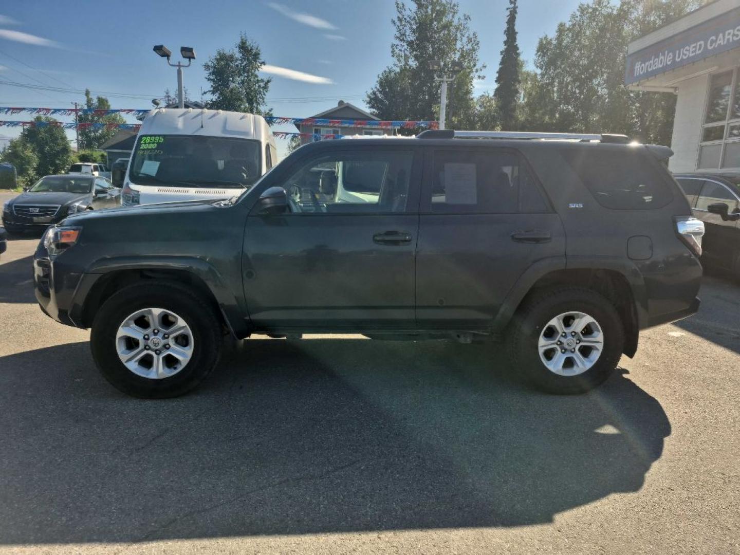 2024 GRAY TOYOTA 4RUNNER SR5/SR5 PREMIUM (JTEMU5JR4R6) with an 4.0L engine, Automatic transmission, located at 929 East 8th Ave, Anchorage, AK, 99501, (907) 274-2277, 61.214783, -149.866074- Photo#1