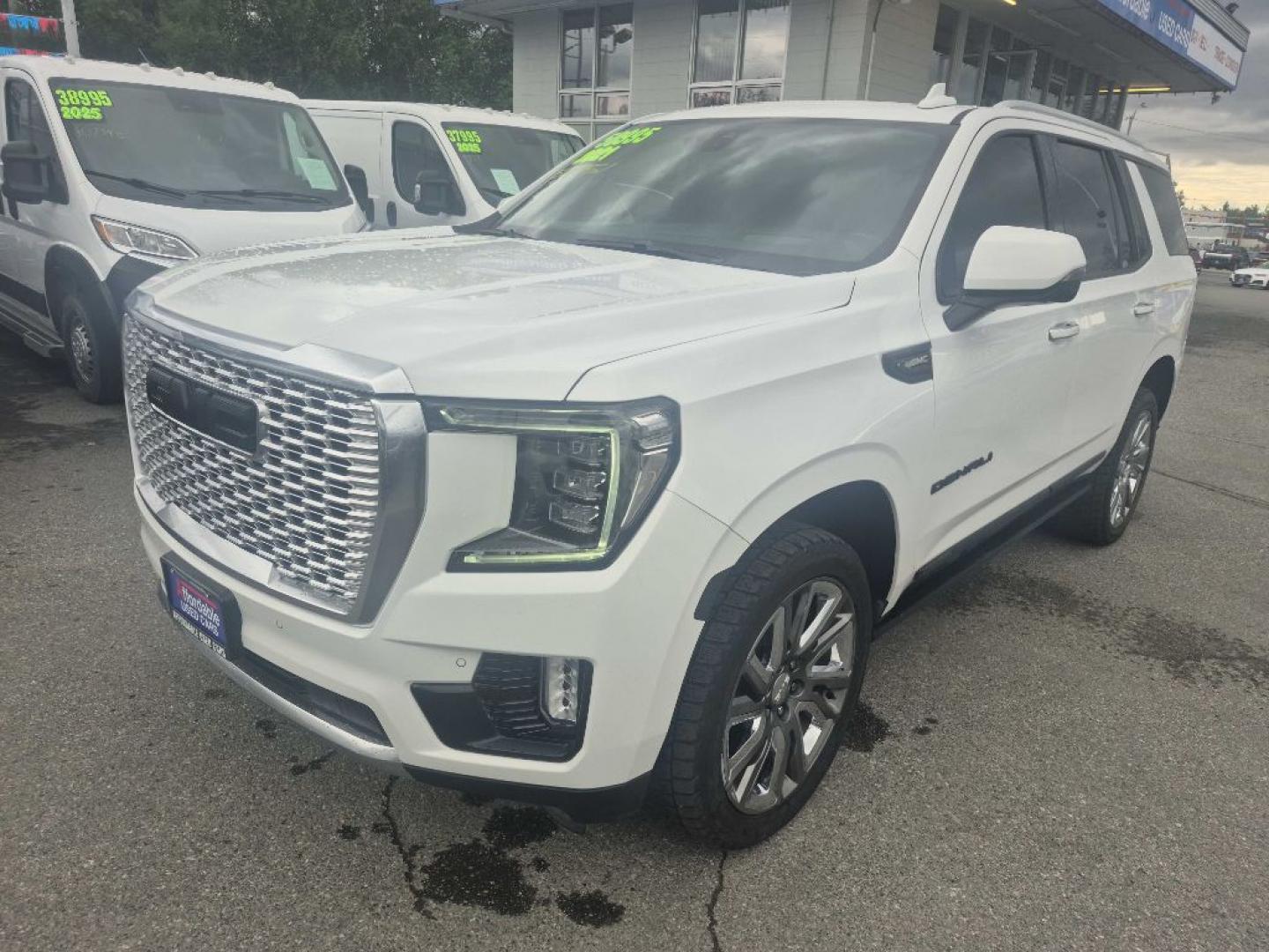 2021 WHITE GMC YUKON DENALI (1GKS2DKL9MR) with an 6.2L engine, Automatic transmission, located at 929 East 8th Ave, Anchorage, AK, 99501, (907) 274-2277, 61.214783, -149.866074- Photo#0