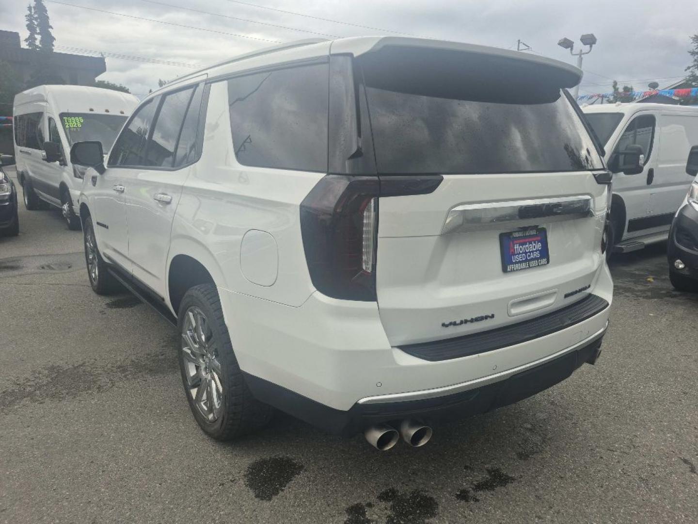 2021 WHITE GMC YUKON DENALI (1GKS2DKL9MR) with an 6.2L engine, Automatic transmission, located at 929 East 8th Ave, Anchorage, AK, 99501, (907) 274-2277, 61.214783, -149.866074- Photo#2