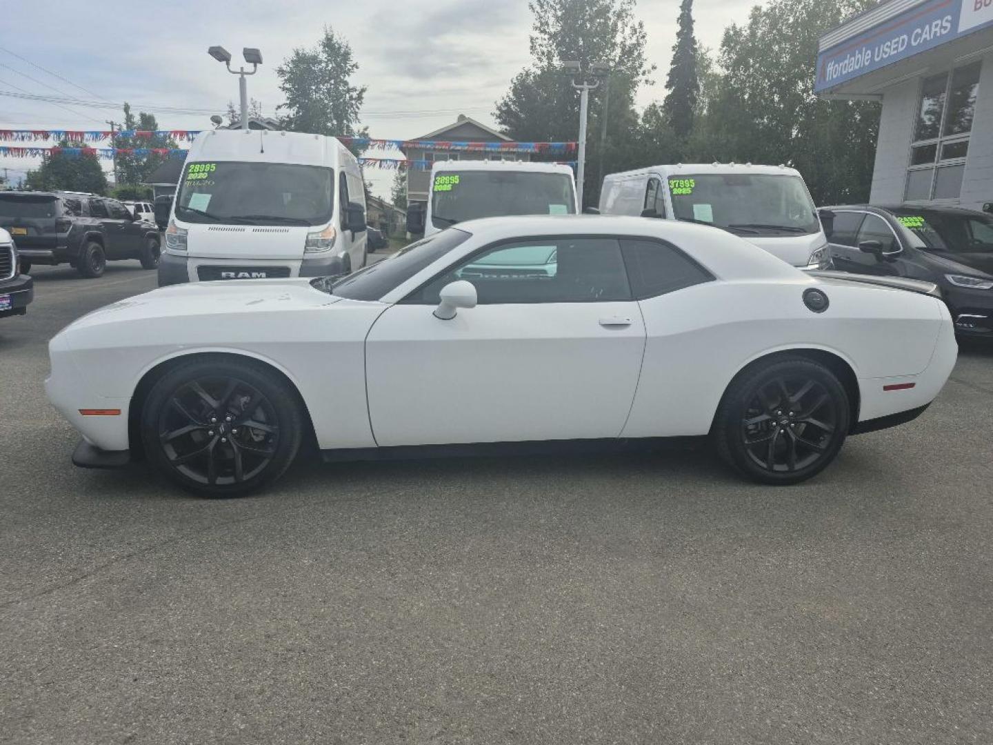 2022 WHITE DODGE CHALLENGER GT (2C3CDZJG7NH) with an 3.6L engine, Automatic transmission, located at 929 East 8th Ave, Anchorage, AK, 99501, (907) 274-2277, 61.214783, -149.866074- Photo#1