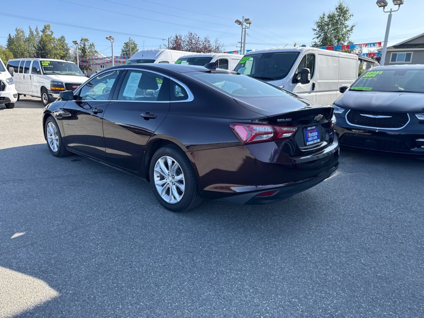 2020 MAROON CHEVROLET MALIBU LT (1G1ZD5ST6LF) with an 1.5L engine, Continuously Variable transmission, located at 929 East 8th Ave, Anchorage, AK, 99501, (907) 274-2277, 61.214783, -149.866074- Photo#4