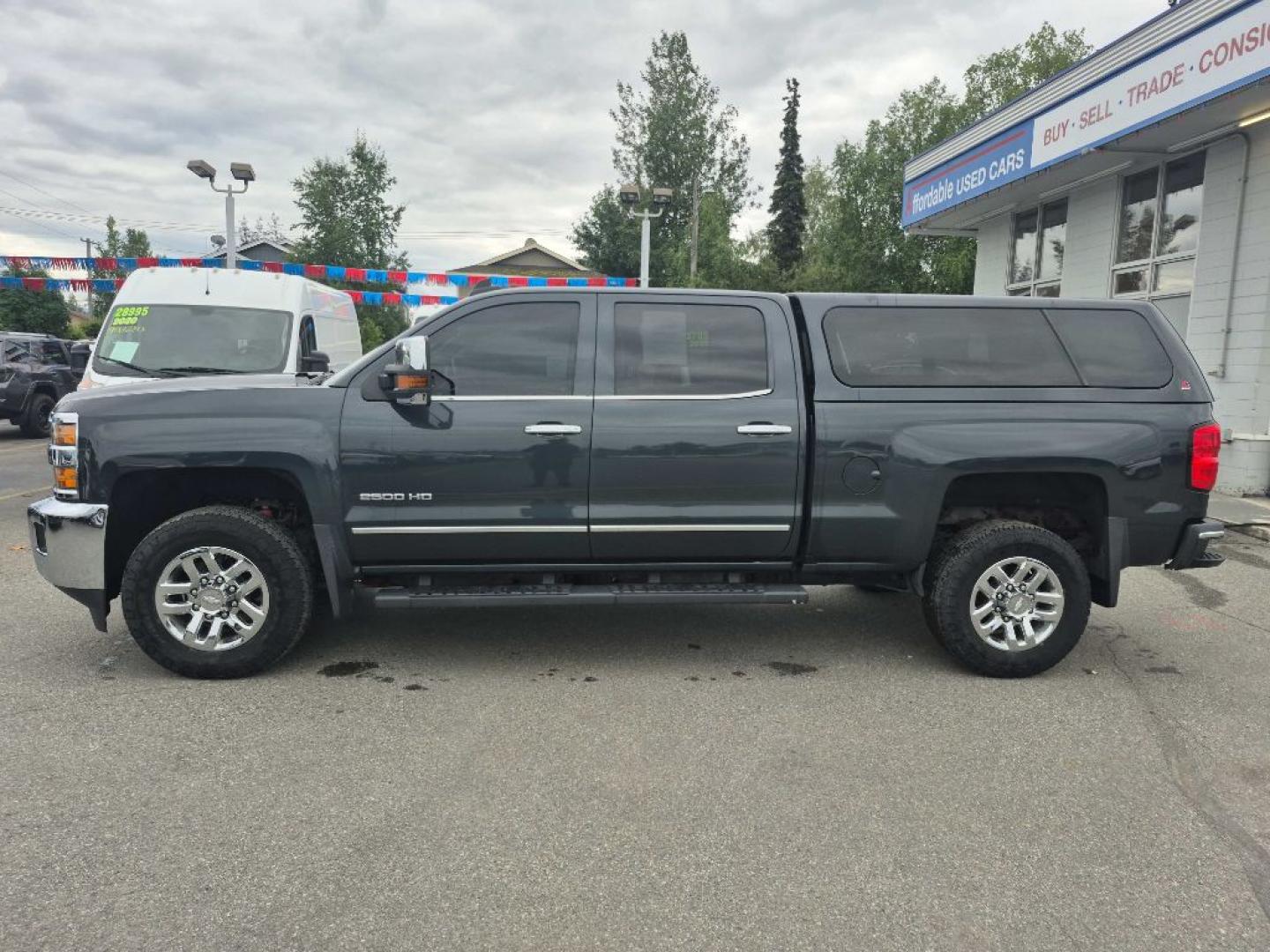 2017 GREEN CHEVROLET SILVERADO 2500 HEAVY DUTY LTZ (1GC1KWEG1HF) with an 6.0L engine, Automatic transmission, located at 929 East 8th Ave, Anchorage, AK, 99501, (907) 274-2277, 61.214783, -149.866074- Photo#1