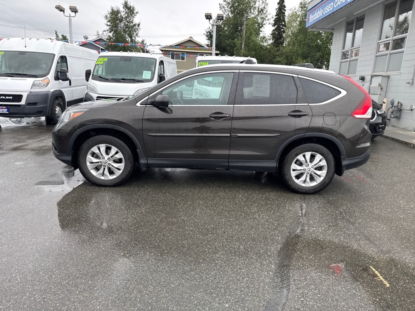2014 GRAY HONDA CR-V EXL (5J6RM4H77EL) with an 2.4L engine, Automatic transmission, located at 929 East 8th Ave, Anchorage, AK, 99501, (907) 274-2277, 61.214783, -149.866074- Photo#1