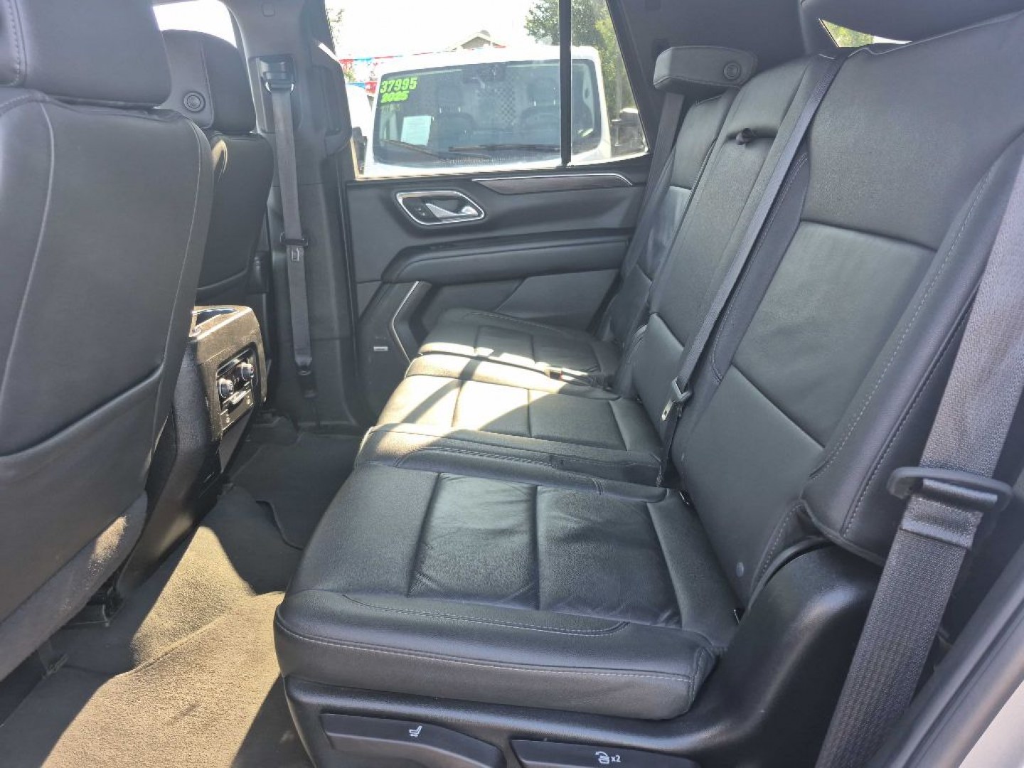 2024 GREY CHEVROLET TAHOE 1500 LT (1GNSKNKD3RR) with an 5.3L engine, Automatic transmission, located at 929 East 8th Ave, Anchorage, AK, 99501, (907) 274-2277, 61.214783, -149.866074- Photo#3