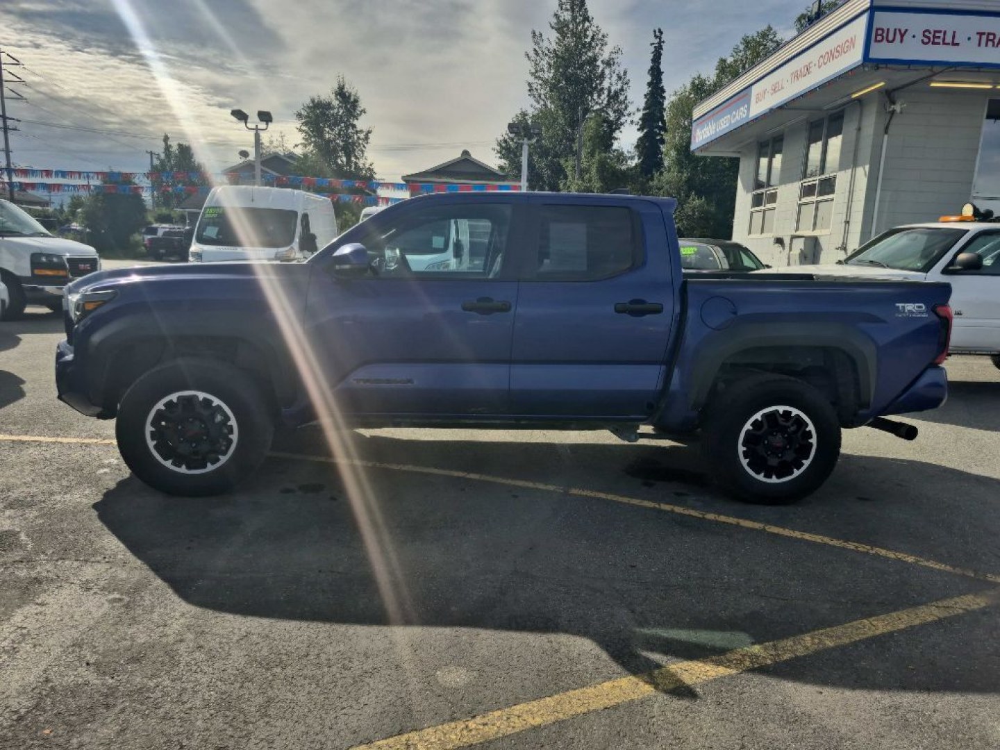 2024 BLUE TOYOTA TACOMA DOUBLE CAB TRD OFF ROAD (3TYLB5JN7RT) with an 2.4L engine, Automatic transmission, located at 929 East 8th Ave, Anchorage, AK, 99501, (907) 274-2277, 61.214783, -149.866074- Photo#1
