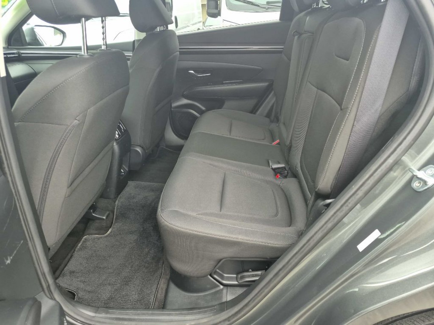2022 GREEN HYUNDAI TUCSON BLUE (KM8JBCA18NU) with an 1.6L engine, Automatic transmission, located at 929 East 8th Ave, Anchorage, AK, 99501, (907) 274-2277, 61.214783, -149.866074- Photo#3