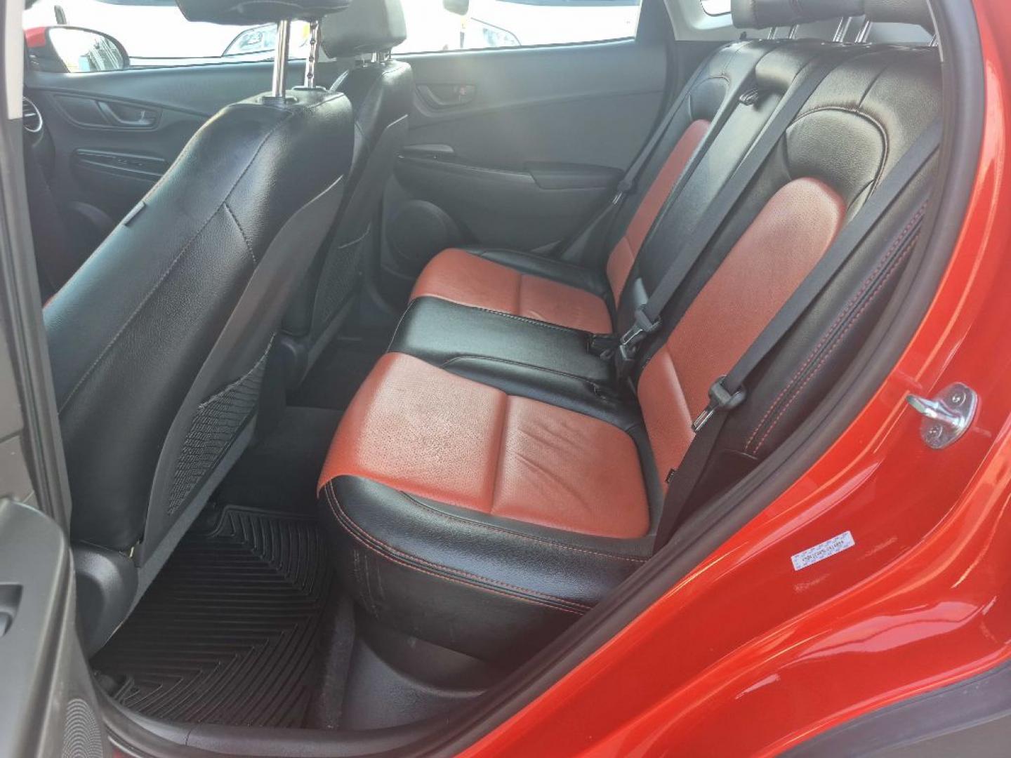 2020 ORANGE HYUNDAI KONA SE (KM8K1CAA9LU) with an 2.0L engine, Automatic transmission, located at 929 East 8th Ave, Anchorage, AK, 99501, (907) 274-2277, 61.214783, -149.866074- Photo#3