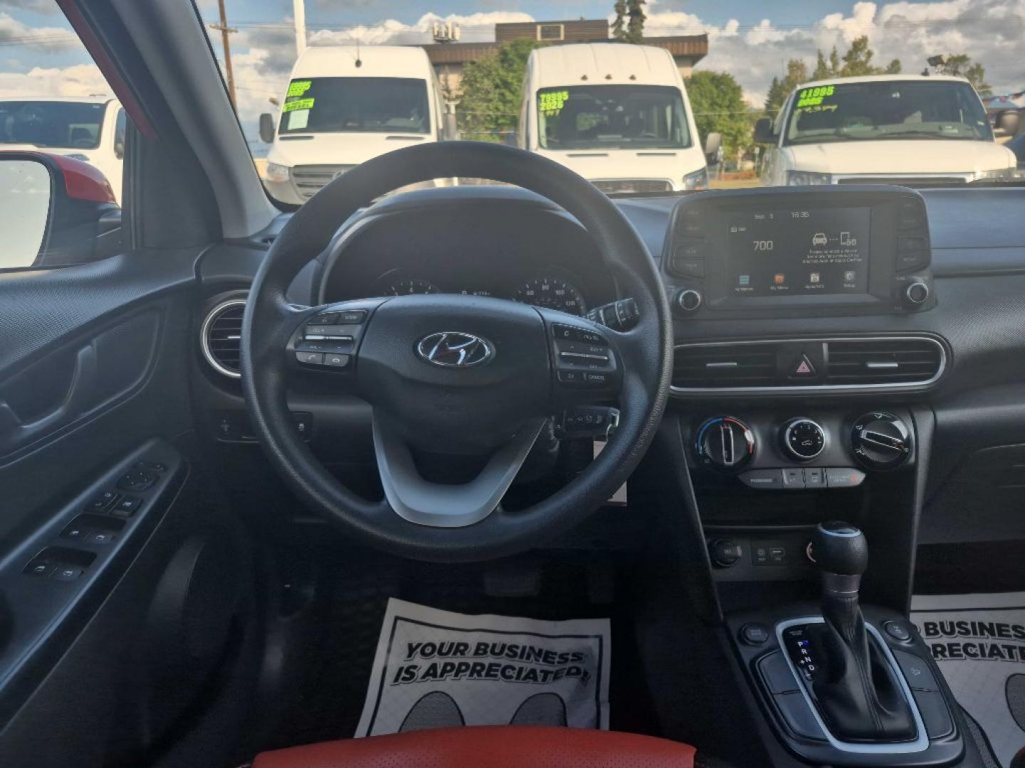 2020 ORANGE HYUNDAI KONA SE (KM8K1CAA9LU) with an 2.0L engine, Automatic transmission, located at 929 East 8th Ave, Anchorage, AK, 99501, (907) 274-2277, 61.214783, -149.866074- Photo#4