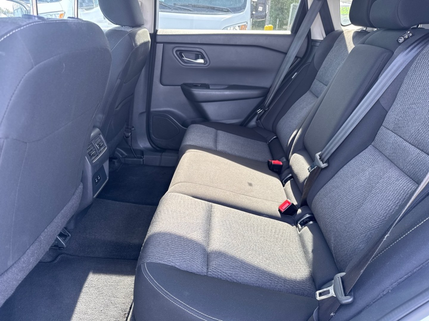 2024 WHITE NISSAN ROGUE SV SV (5N1BT3BB0RC) with an 1.5L engine, Continuously Variable transmission, located at 929 East 8th Ave, Anchorage, AK, 99501, (907) 274-2277, 61.214783, -149.866074- Photo#2