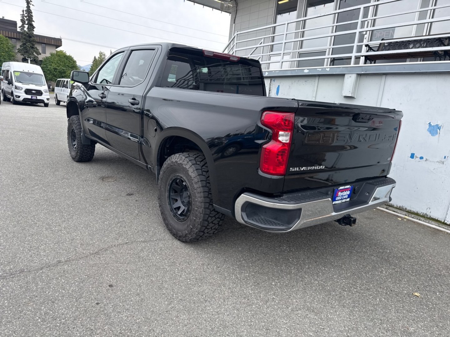 2023 BLACK CHEVROLET SILVERADO 1500 LT (2GCPACED7P1) with an 5.3L engine, Automatic transmission, located at 929 East 8th Ave, Anchorage, AK, 99501, (907) 274-2277, 61.214783, -149.866074- Photo#4