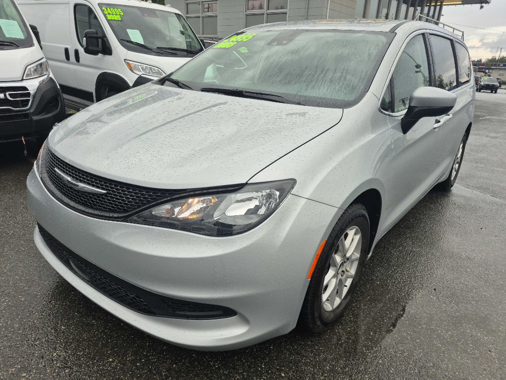 photo of 2023 CHRYSLER VOYAGER XL LX