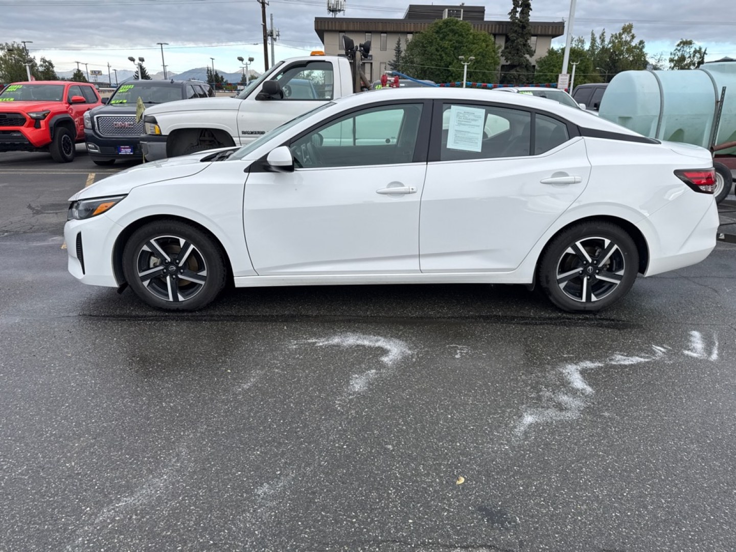 2024 WHITE NISSAN SENTRA SV SV (3N1AB8CV2RY) with an 2.0L engine, Continuously Variable transmission, located at 929 East 8th Ave, Anchorage, AK, 99501, (907) 274-2277, 61.214783, -149.866074- Photo#1