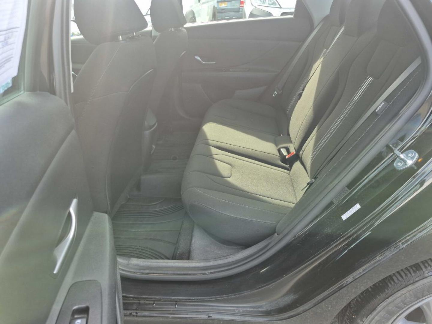 2024 BLACK HYUNDAI ELANTRA SEL SEL (KMHLM4DG8RU) with an 2.0L engine, Continuously Variable transmission, located at 929 East 8th Ave, Anchorage, AK, 99501, (907) 274-2277, 61.214783, -149.866074- Photo#3